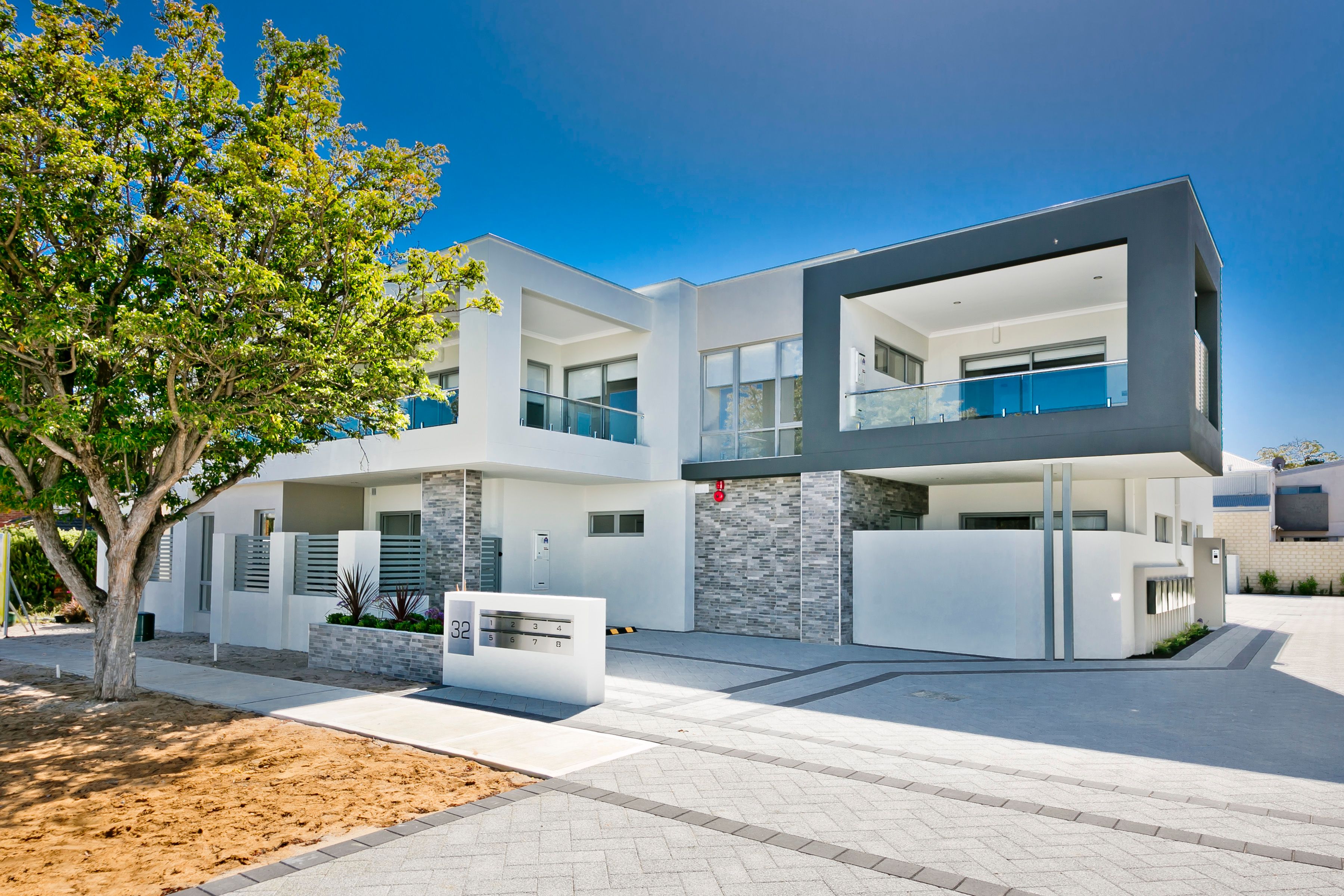 32 Pollard Street, Glendalough WA 6016