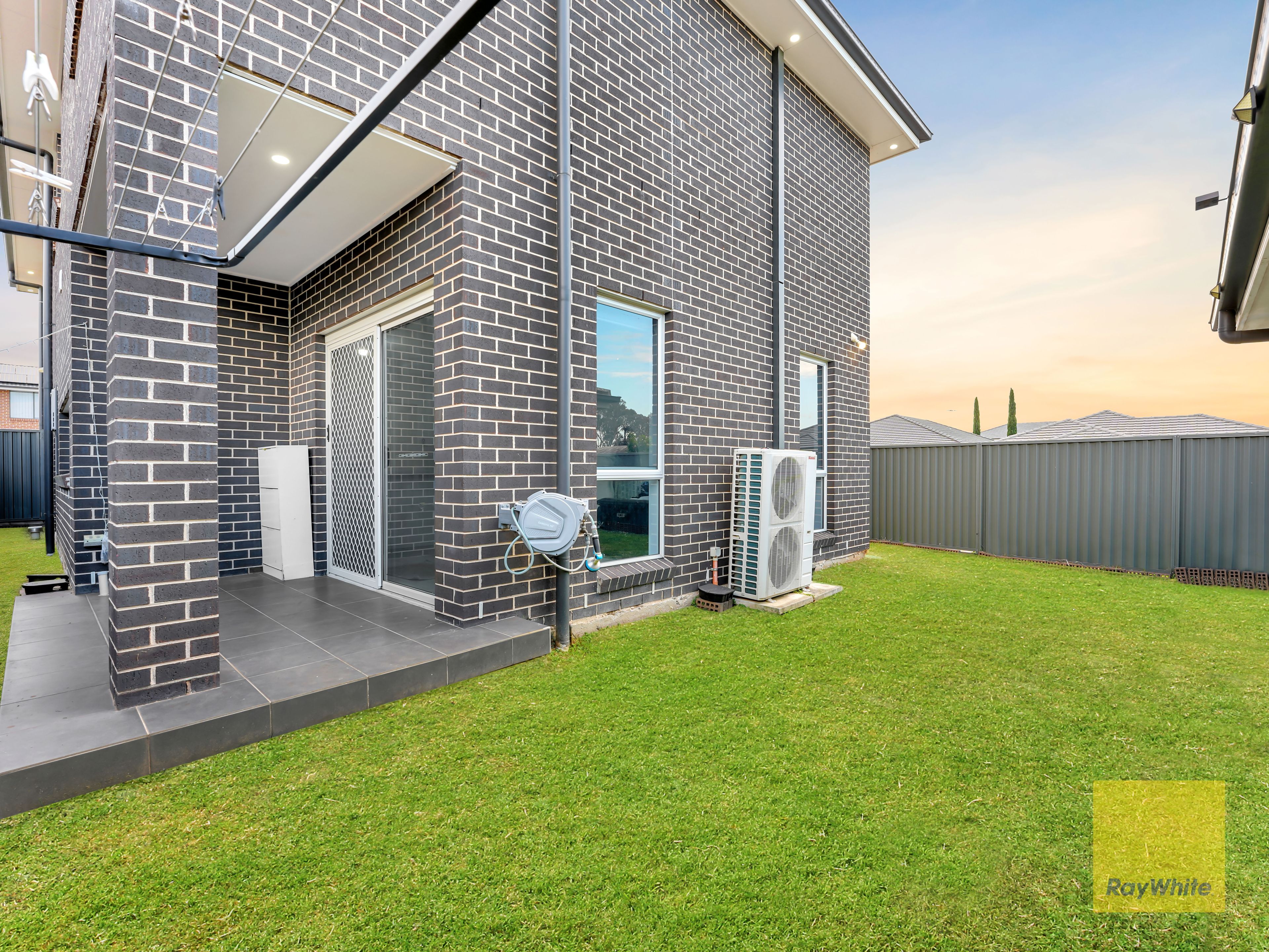 37 Hydrus Street — photo 13 of 17