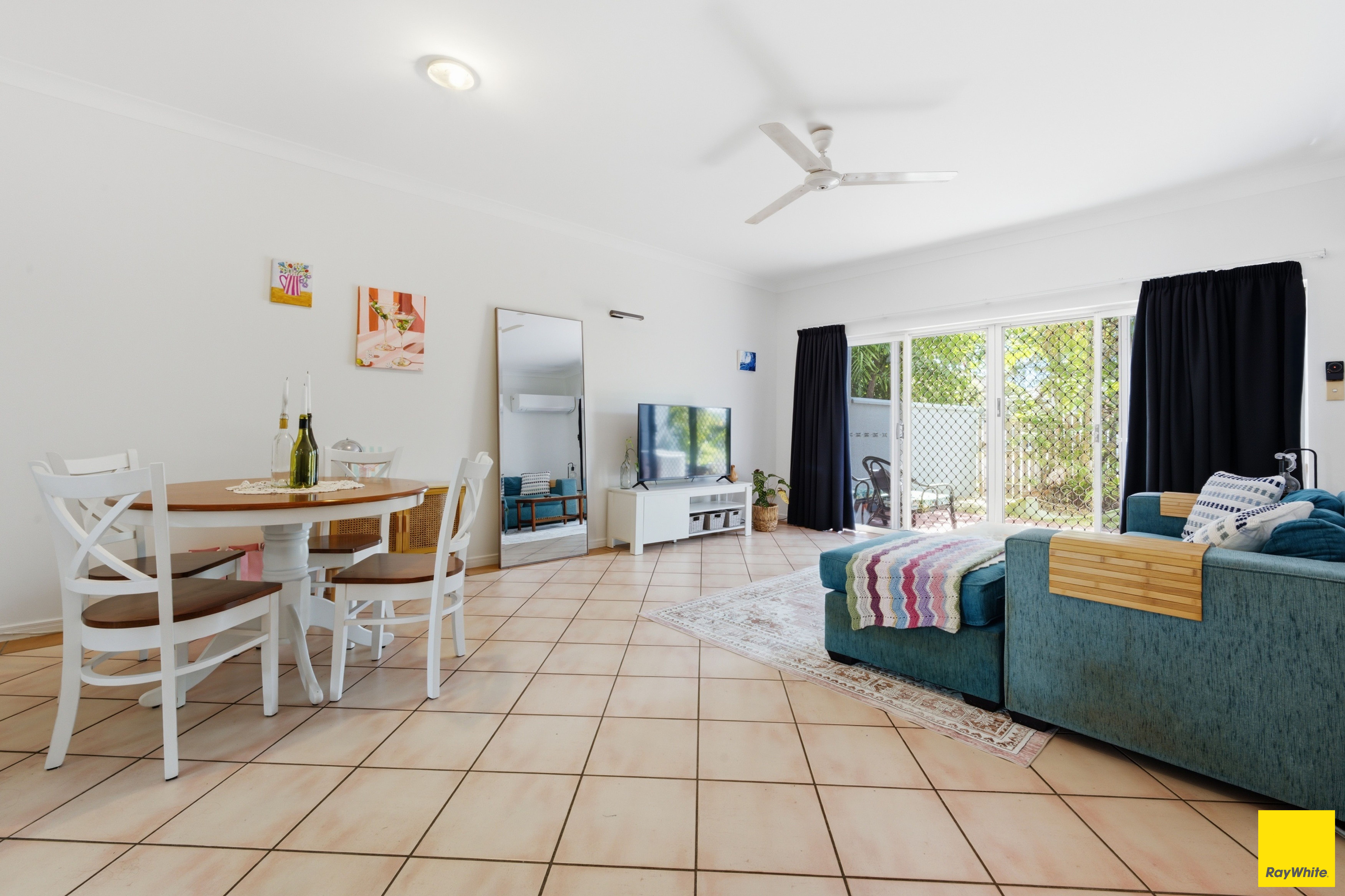 1/303-305 Lake Street — photo 7 of 18