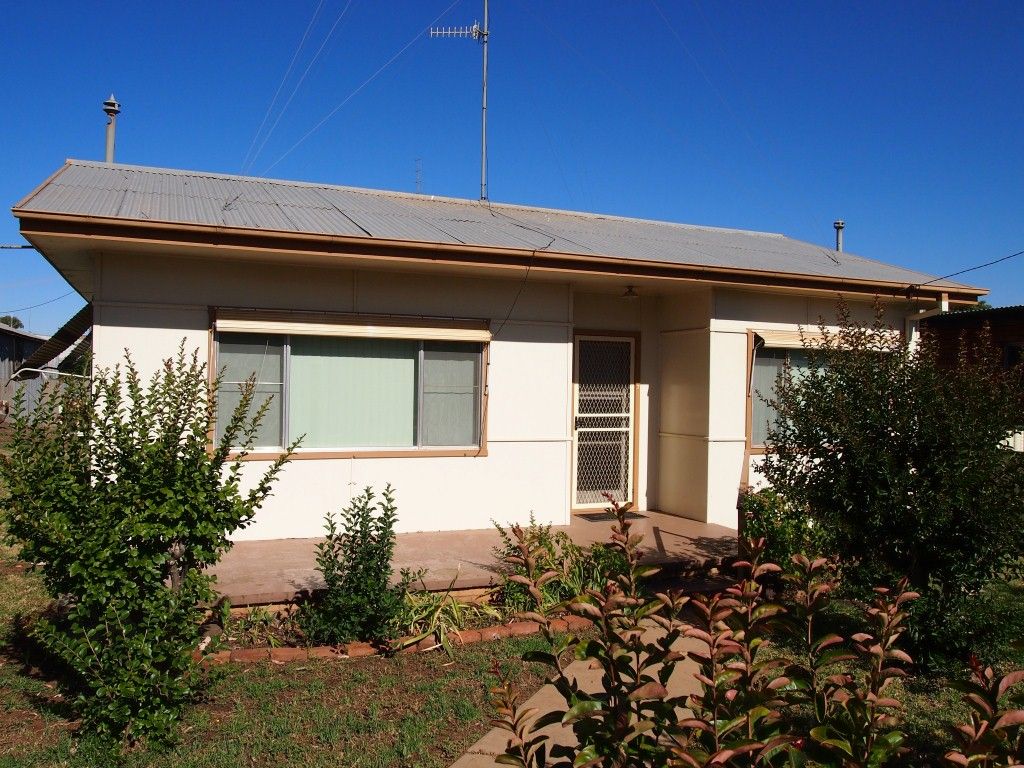 7 Harding Avenue, Condobolin NSW 2877