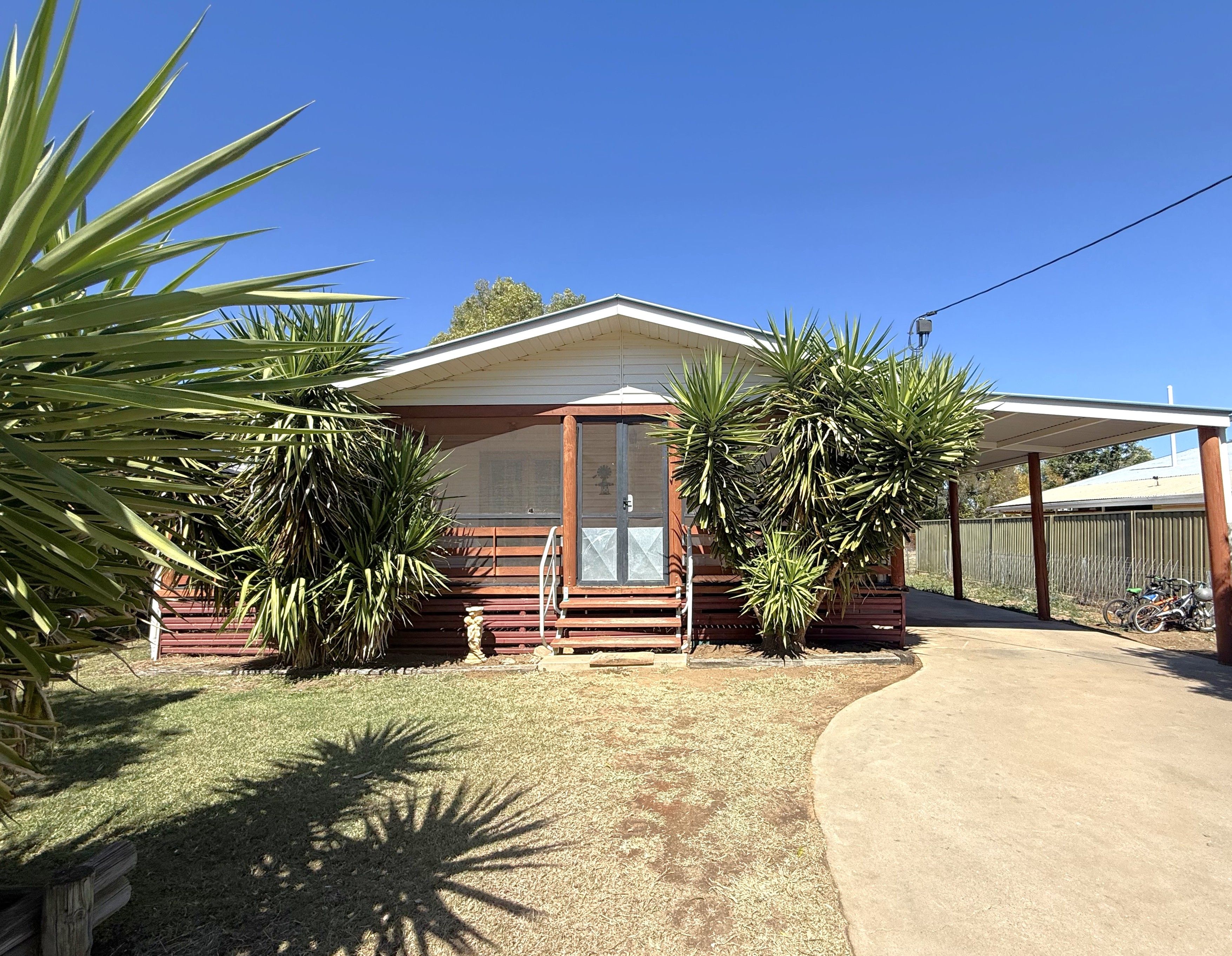79 Wompoo Road — photo from Ray White Longreach