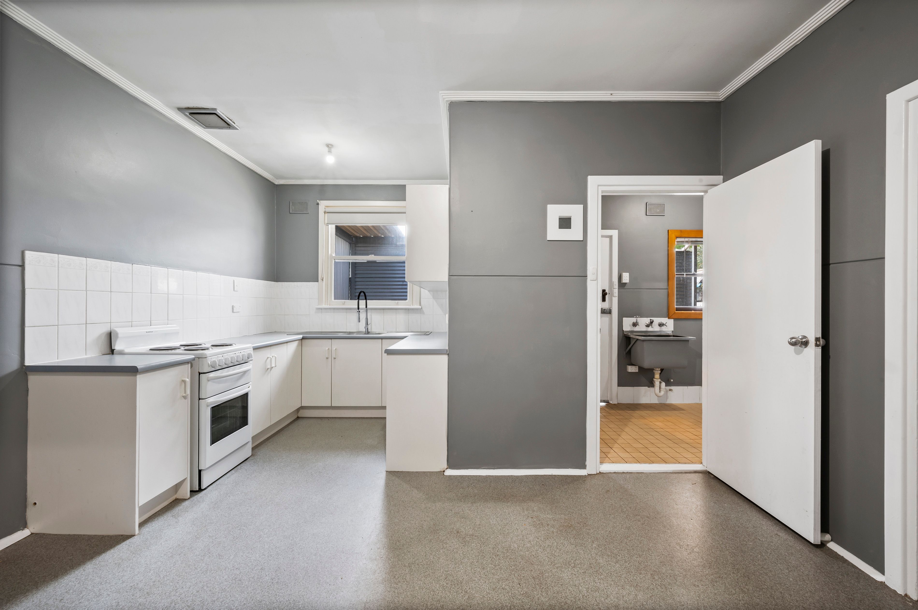 33 Jeffries Road, Elizabeth South, SA 5112