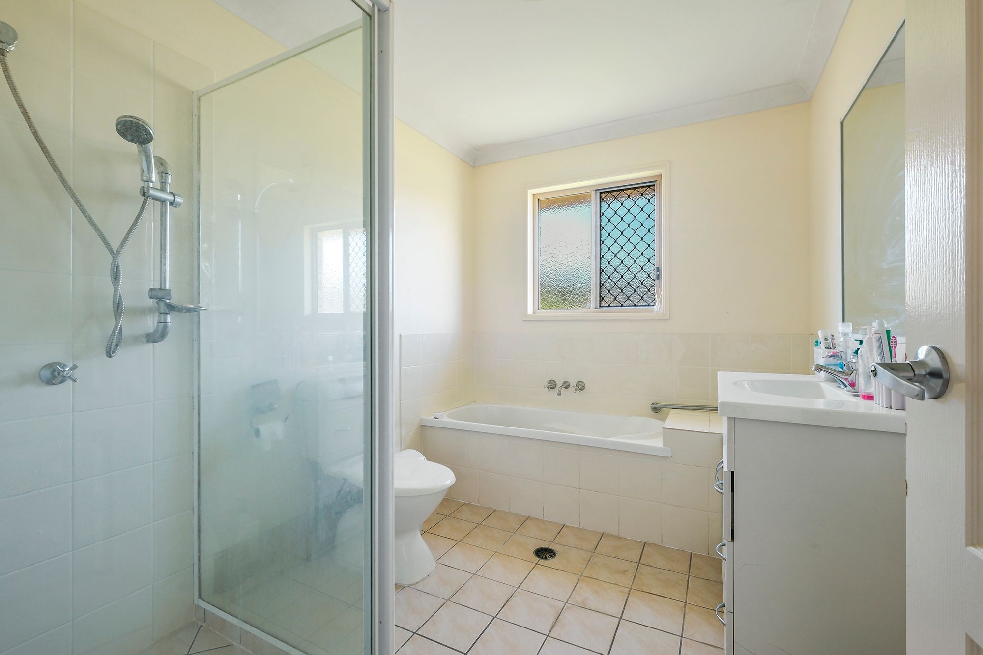 4 Arvin Close — photo 10 of 15