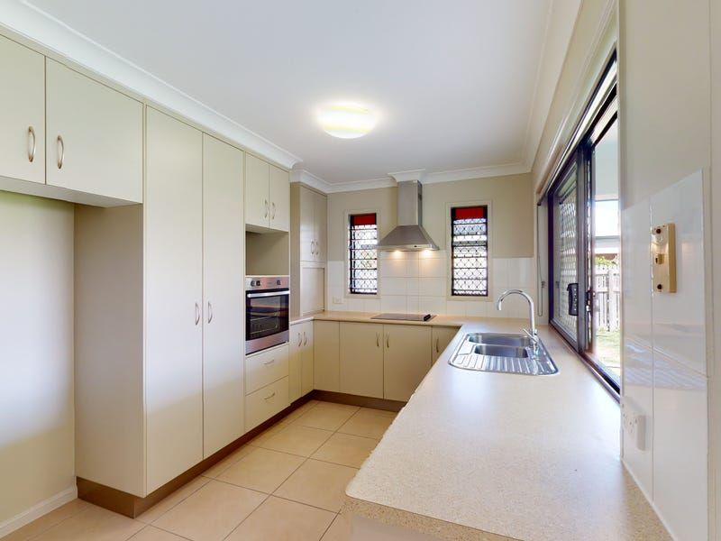 24 Greentree Circuit, Bushland Beach, QLD 4818
