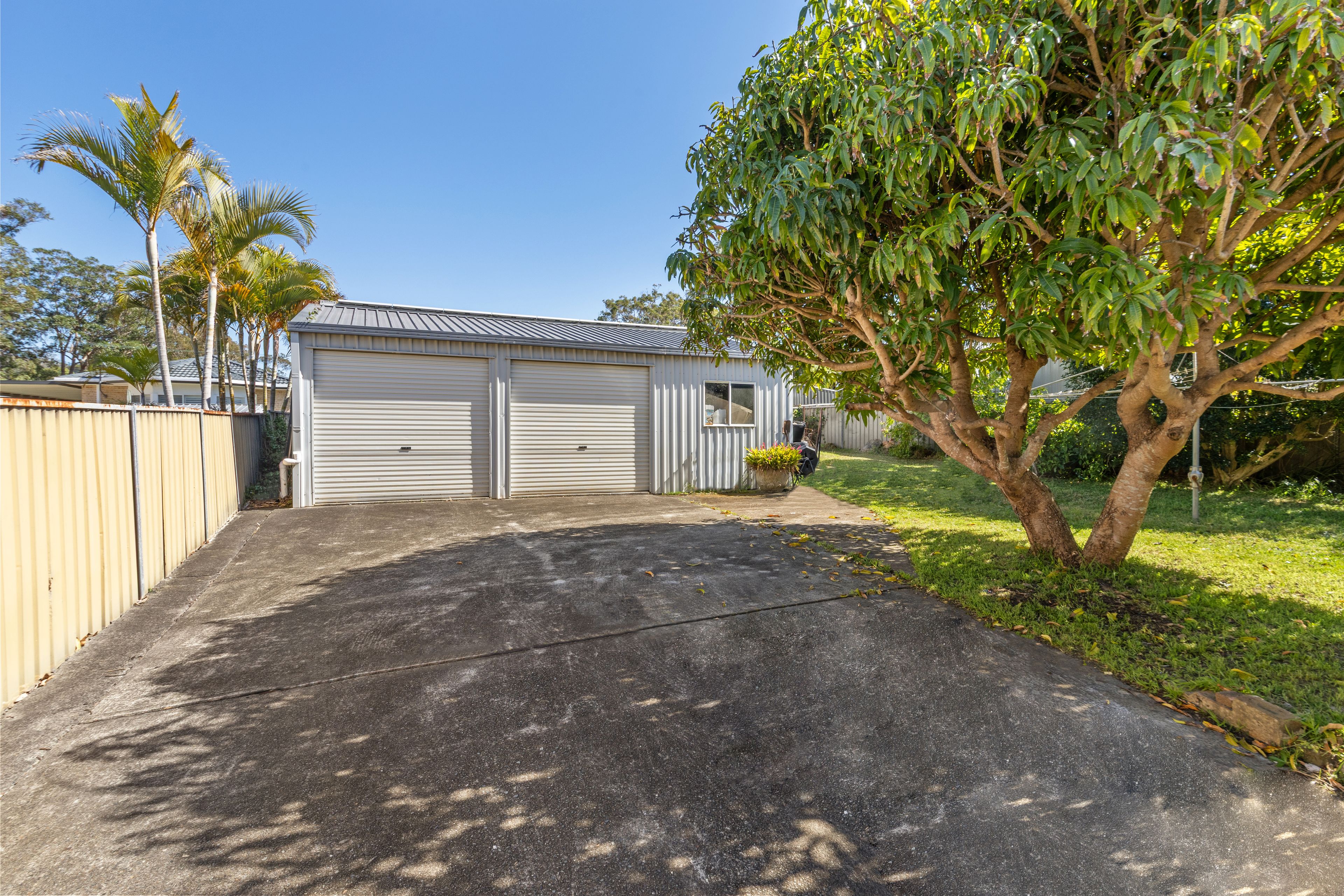 140 Sunrise Avenue — photo 12 of 14