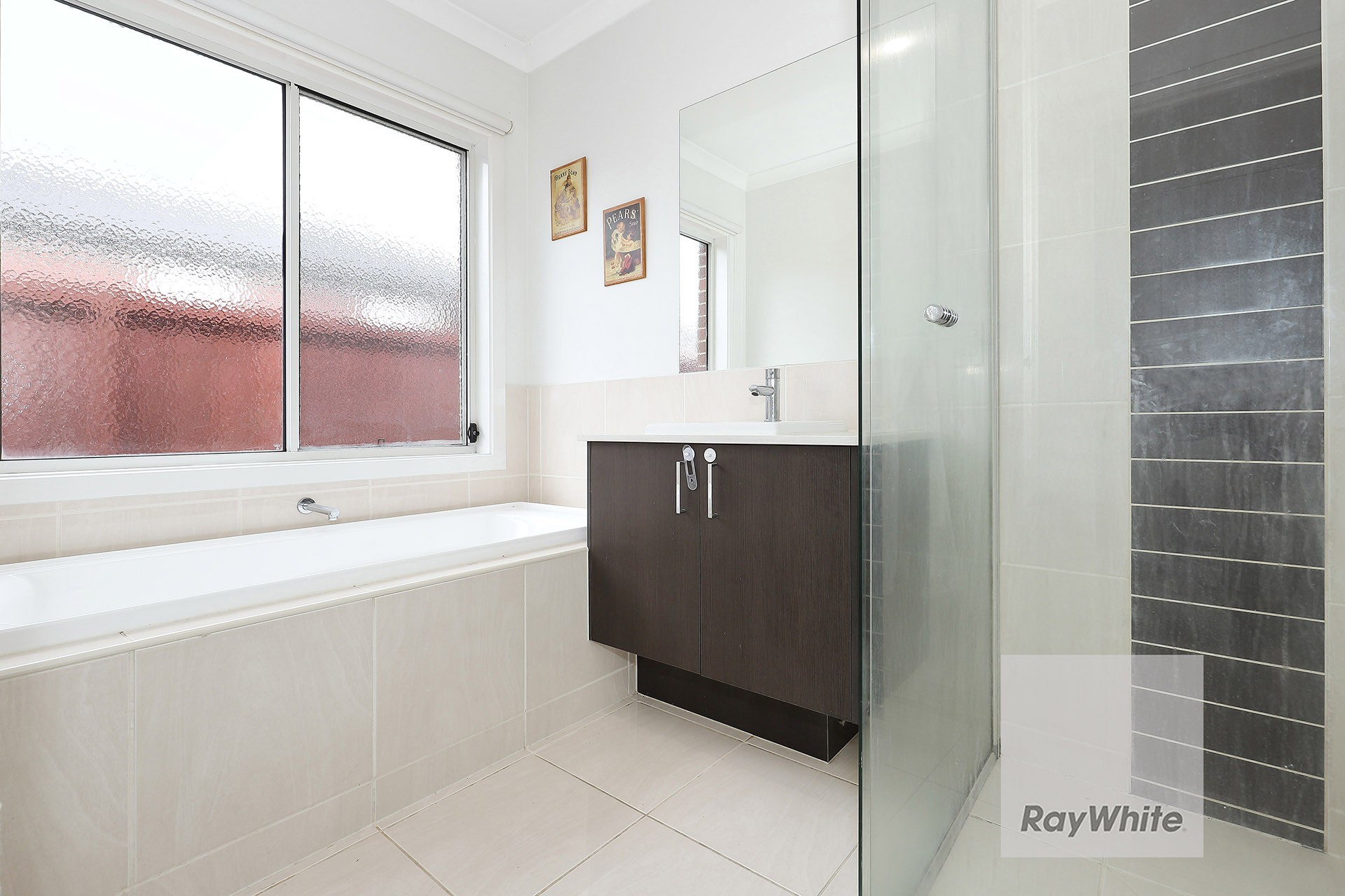 33 Scarlet Drive, Greenvale, VIC 3059