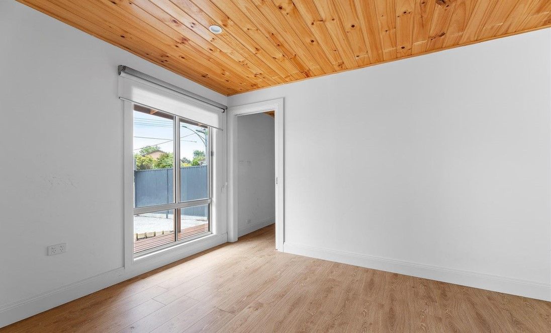 18 Howell Street — photo 13 of 16