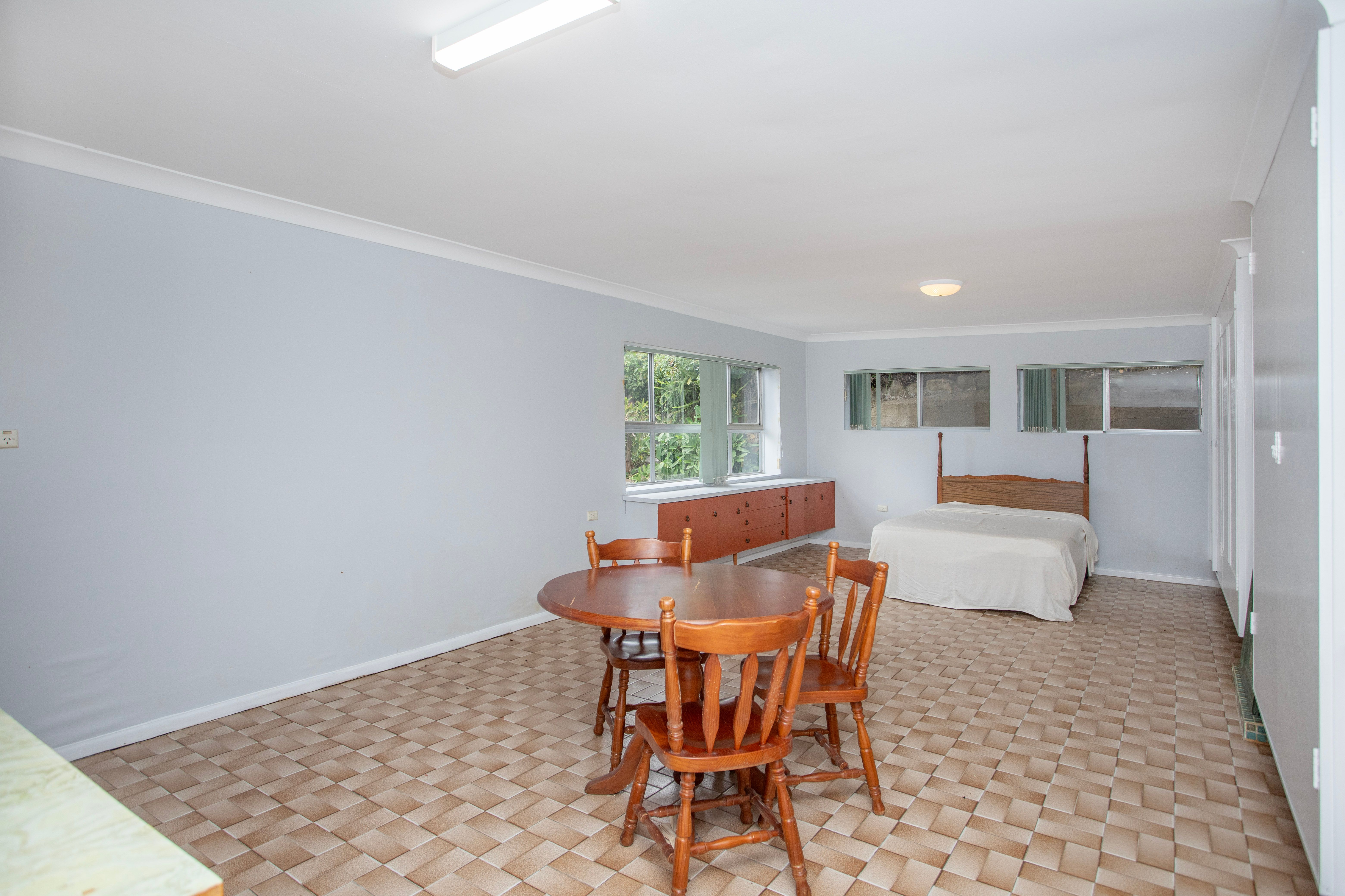 14 Gleeson Crescent — photo 18 of 20