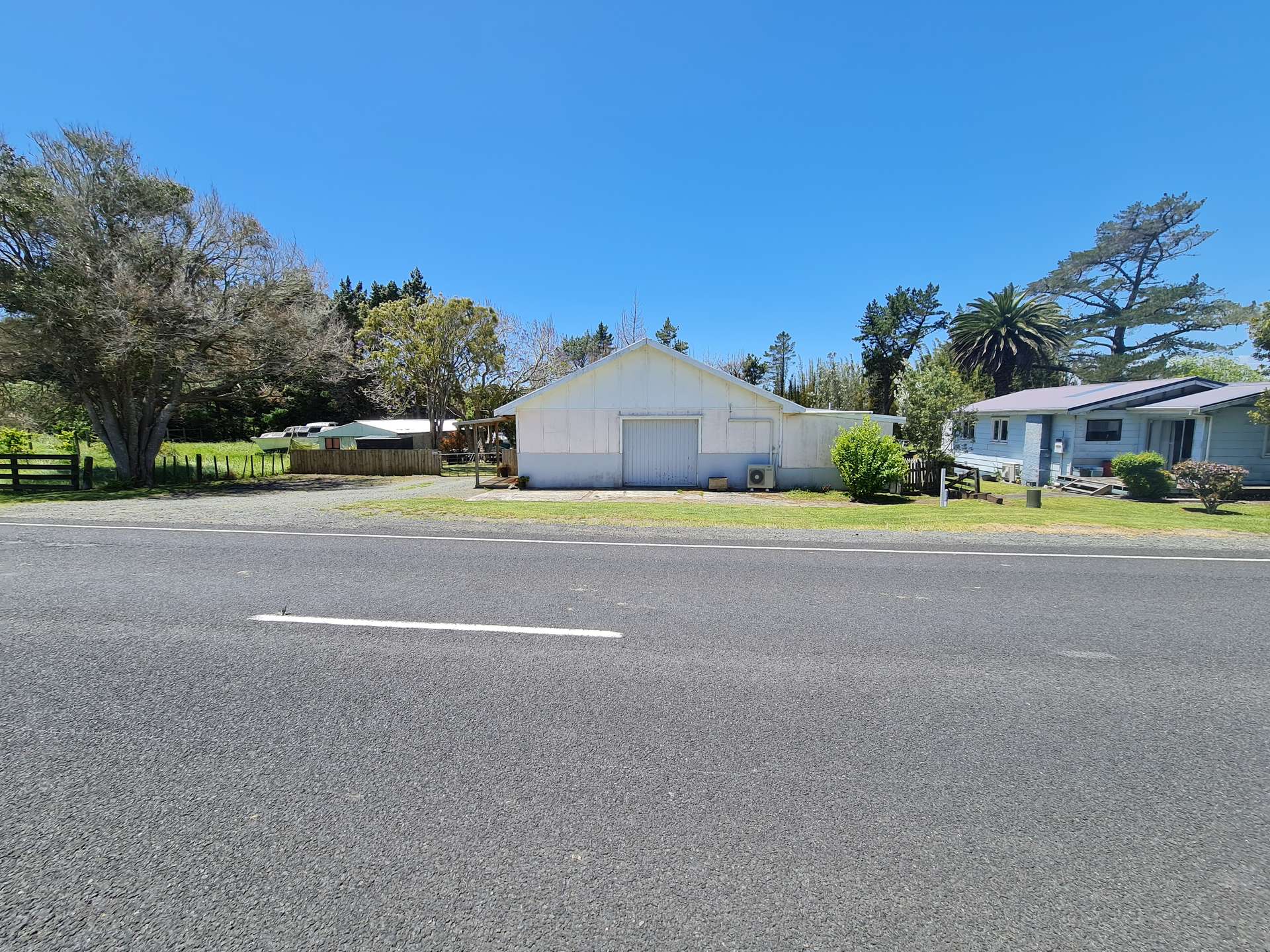 2292 Far North Road photo 3