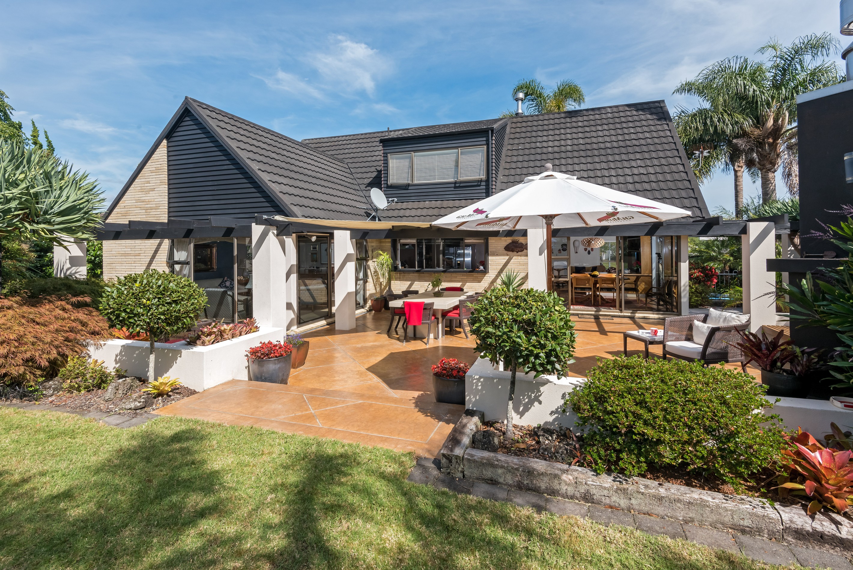 11 Oleander Point, Farm Cove, Manukau City