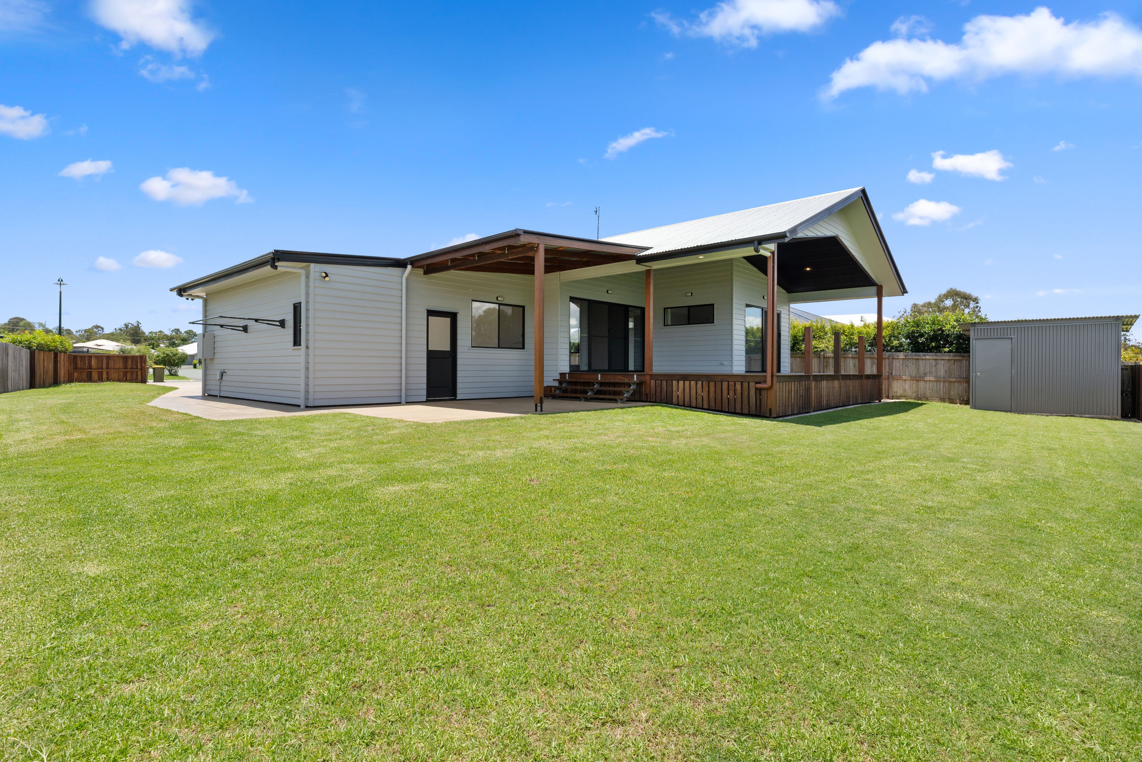 37 Cambridge Circuit, Southside, QLD 4570