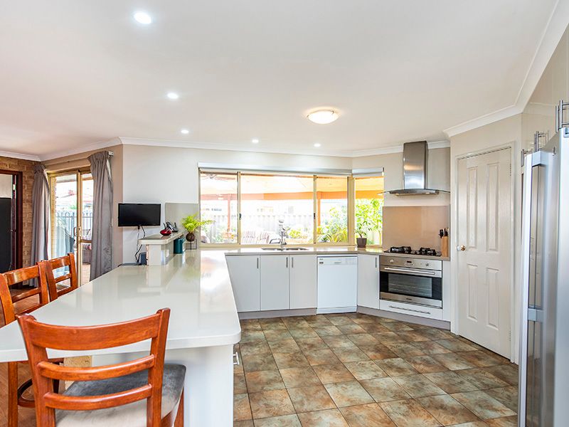 25 Springfield Court, Warnbro, WA 6169
