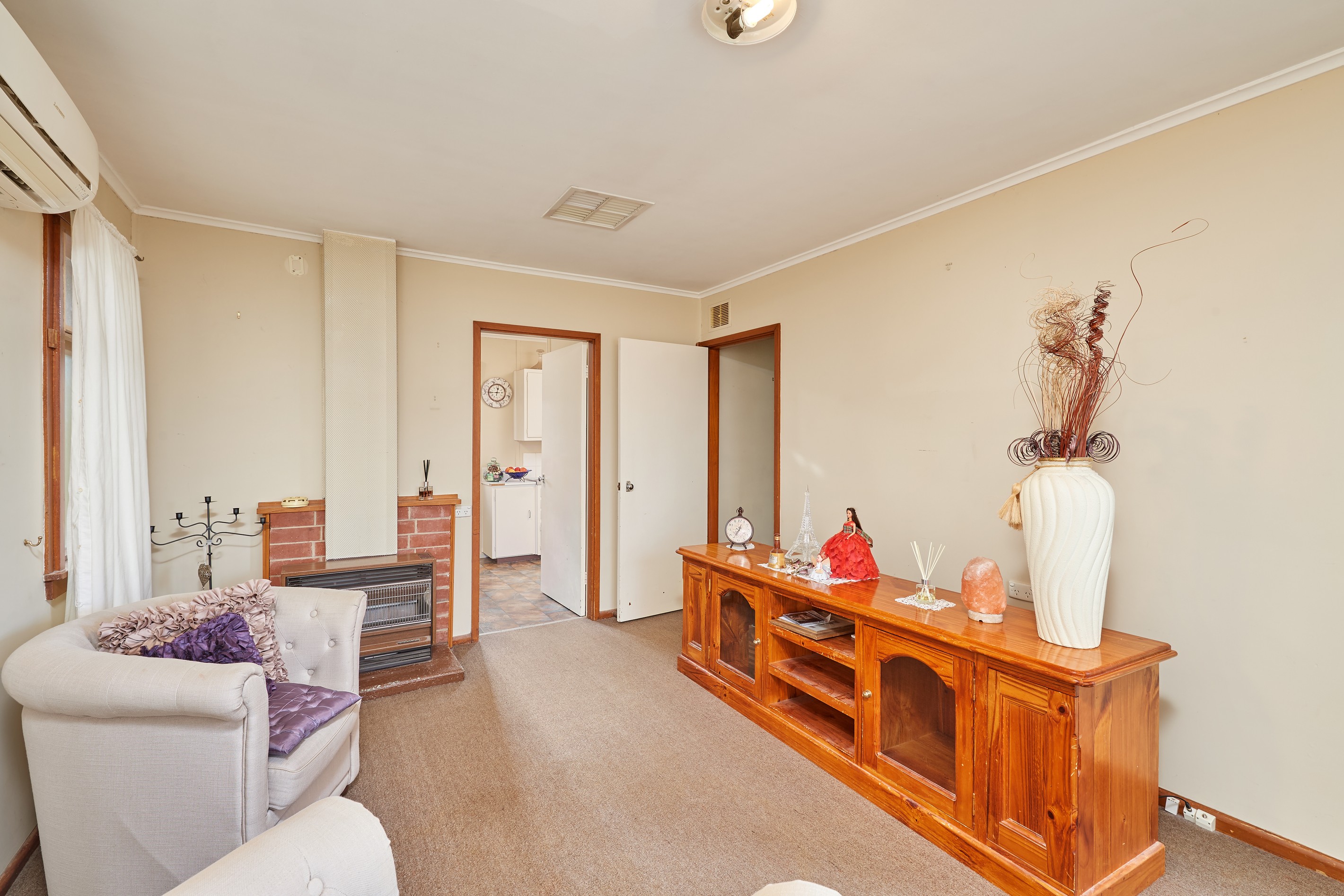 19 Gilmore Avenue, Mount Austin, NSW 2650
