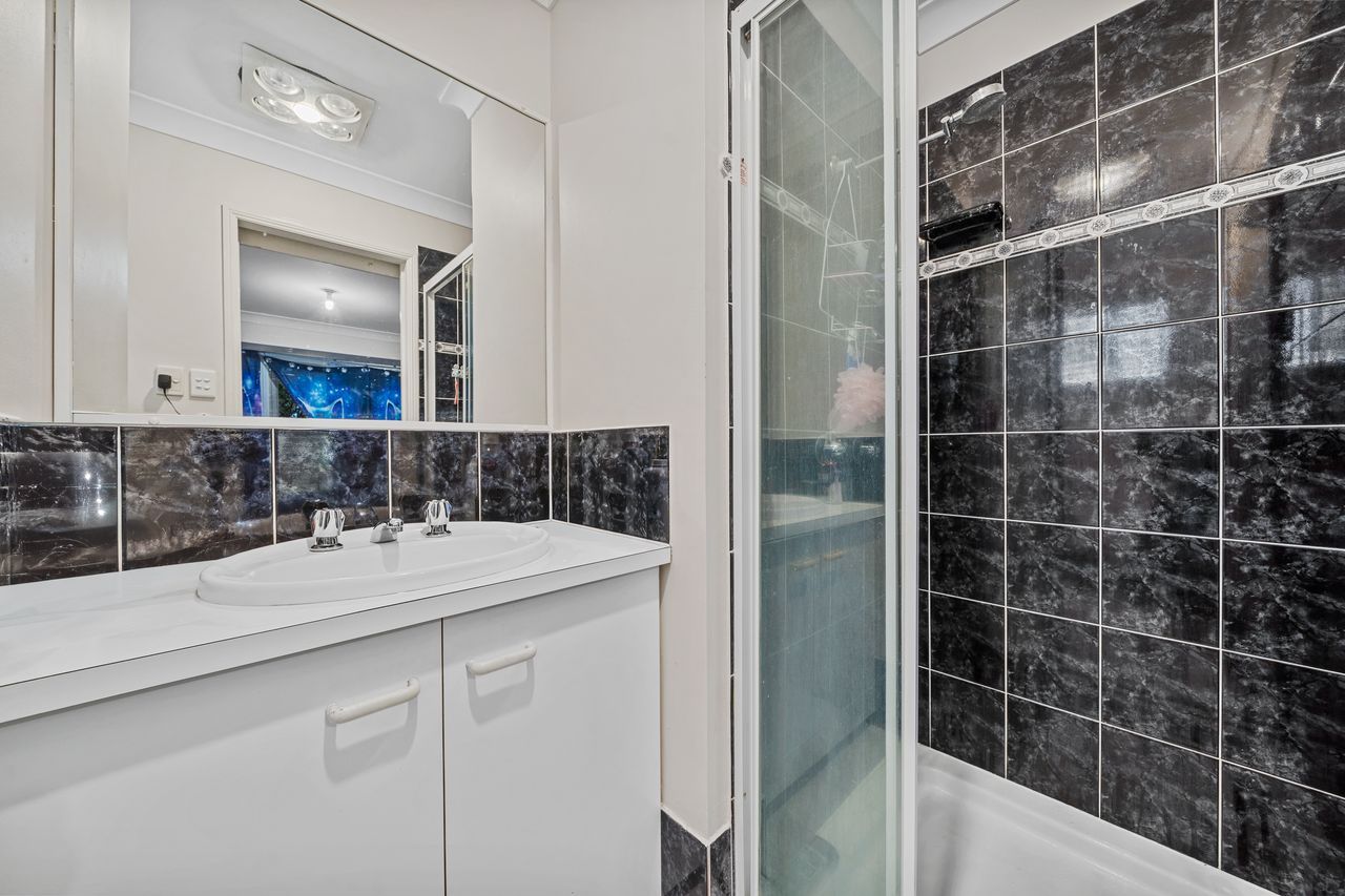 8 Jay Court, Mount Warren Park, QLD 4207