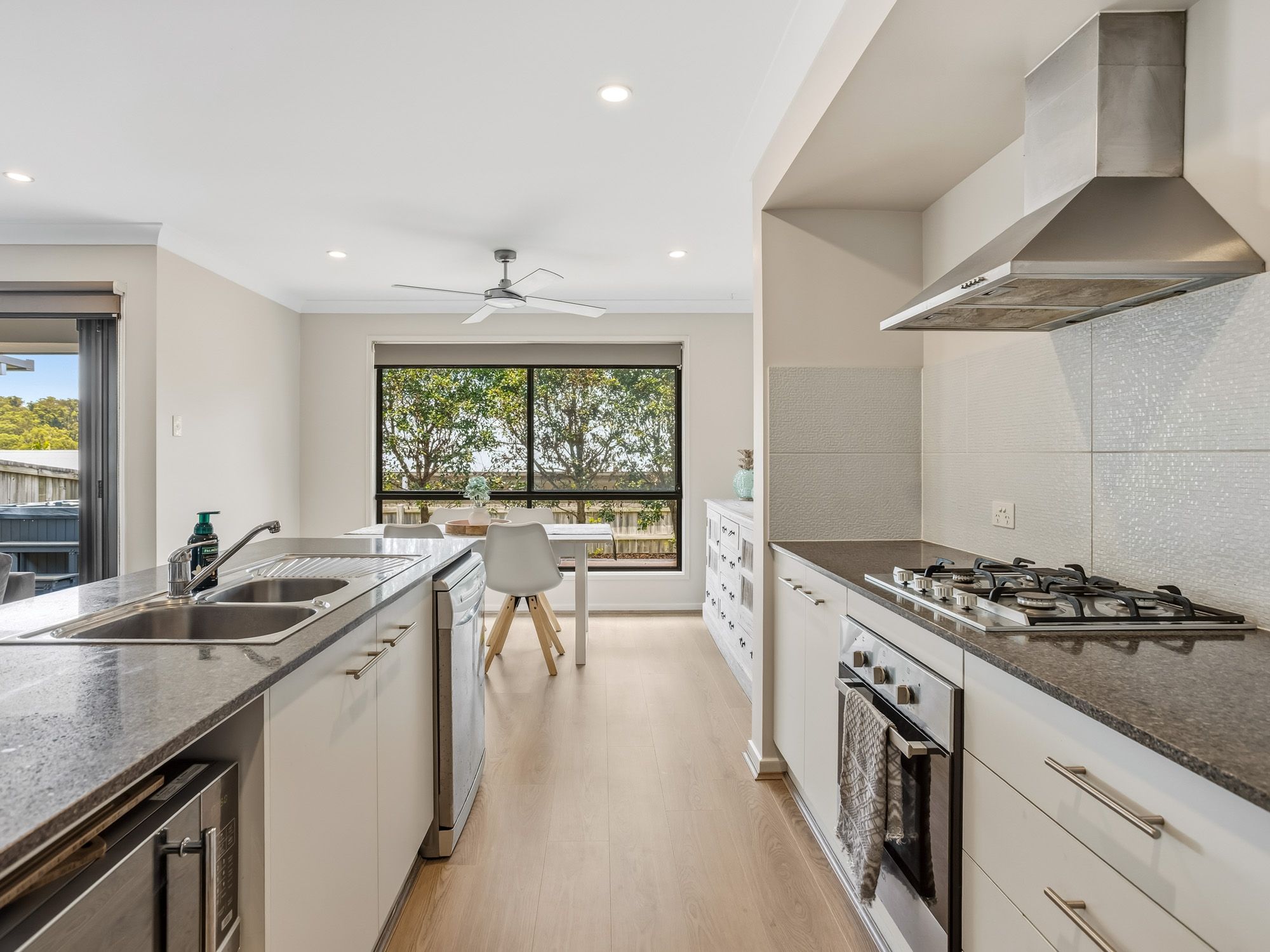 8 Katherine Lane, Upper Coomera, QLD 4209