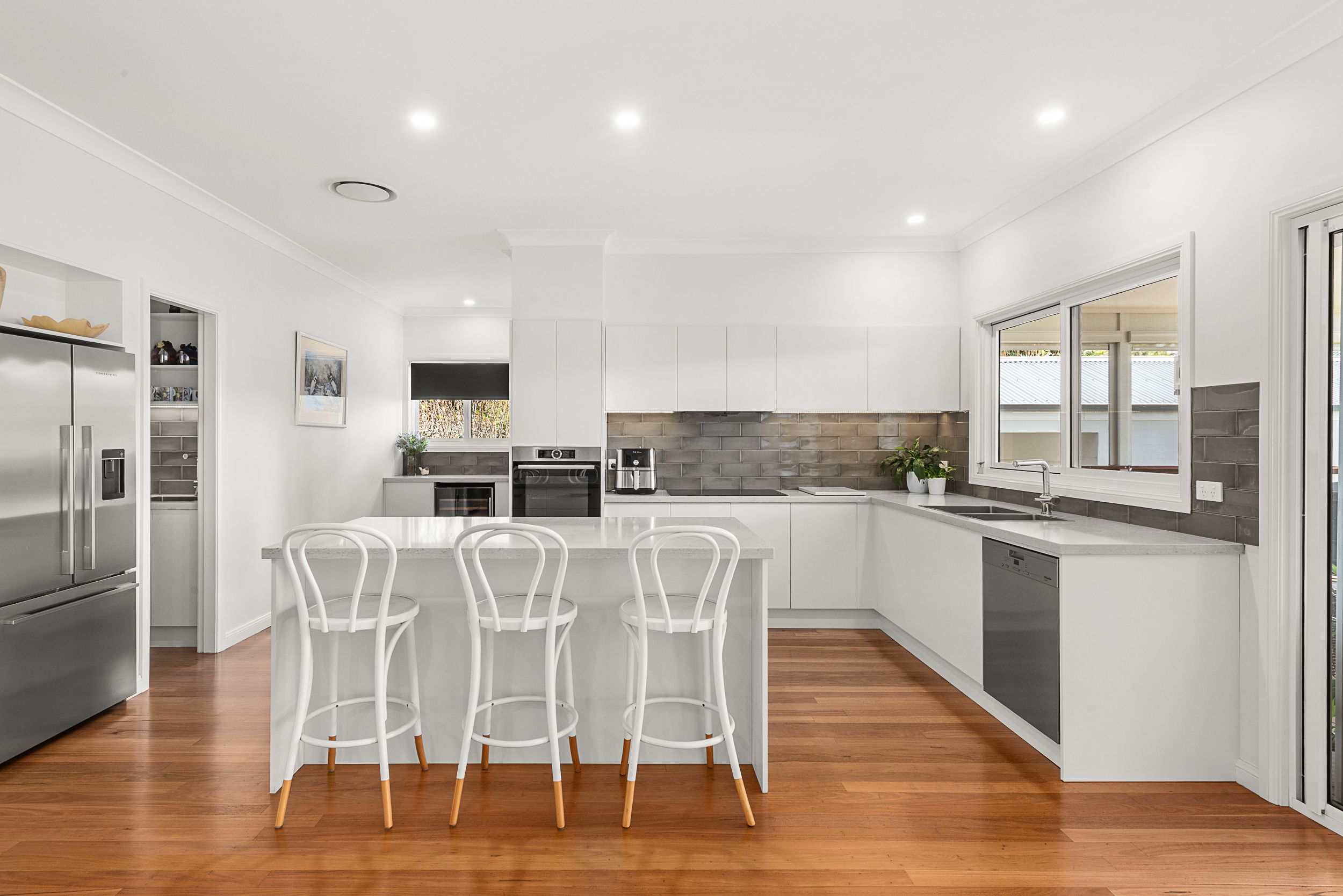 27 Victoria Street — photo 6 of 24