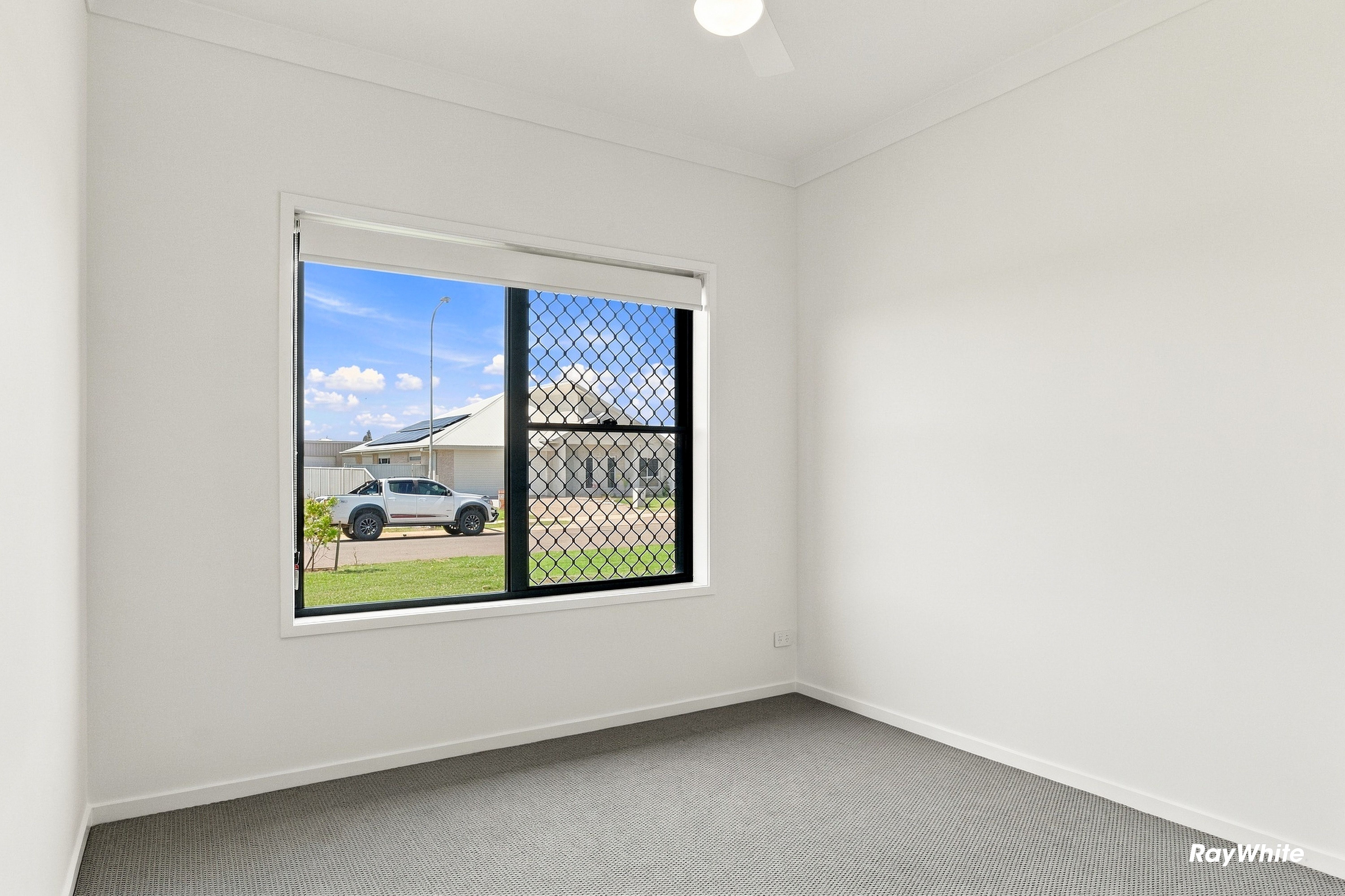 1/55 Wisteria Street — photo 10 of 16