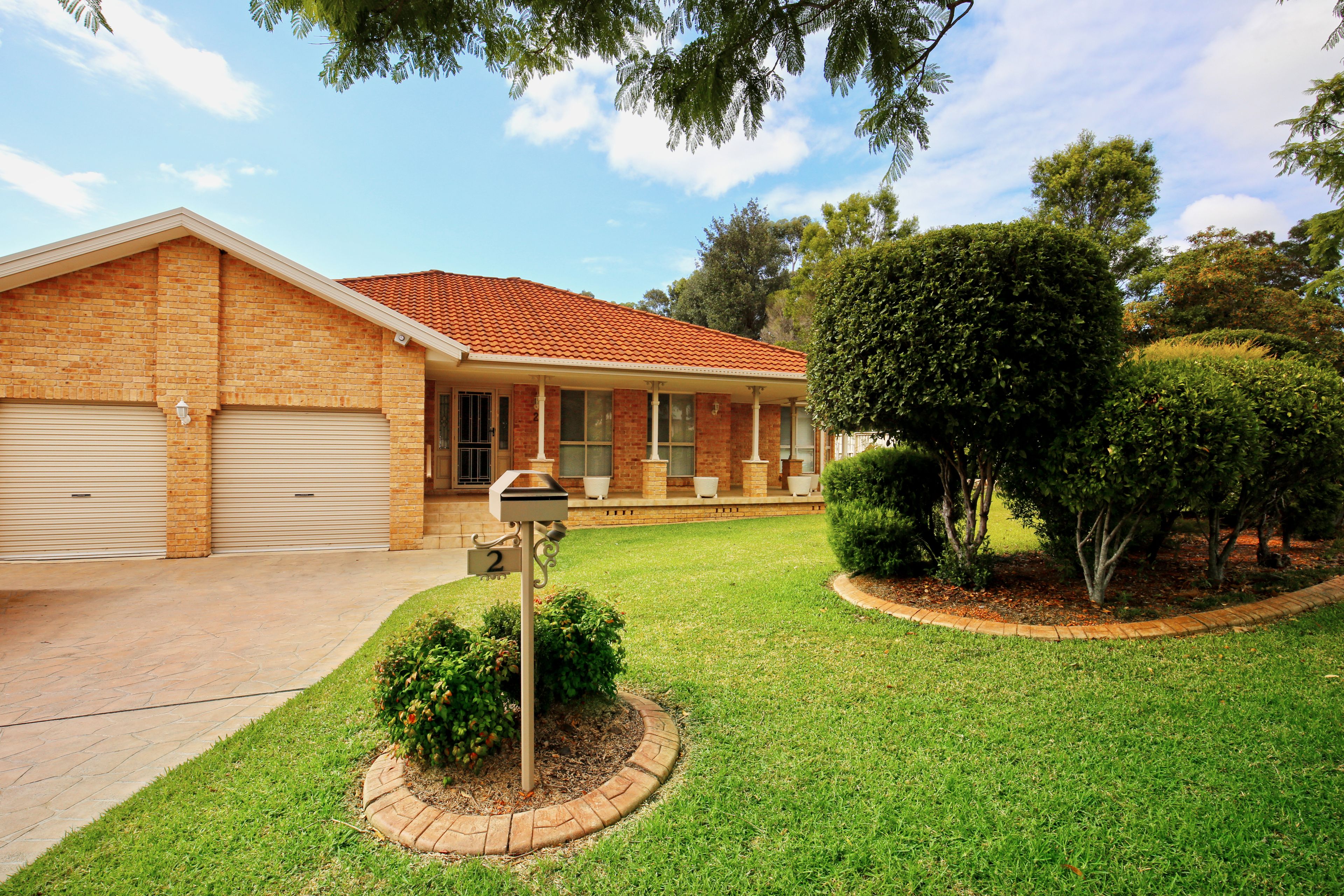 2 Magnolia Grove, Bomaderry, NSW 2541