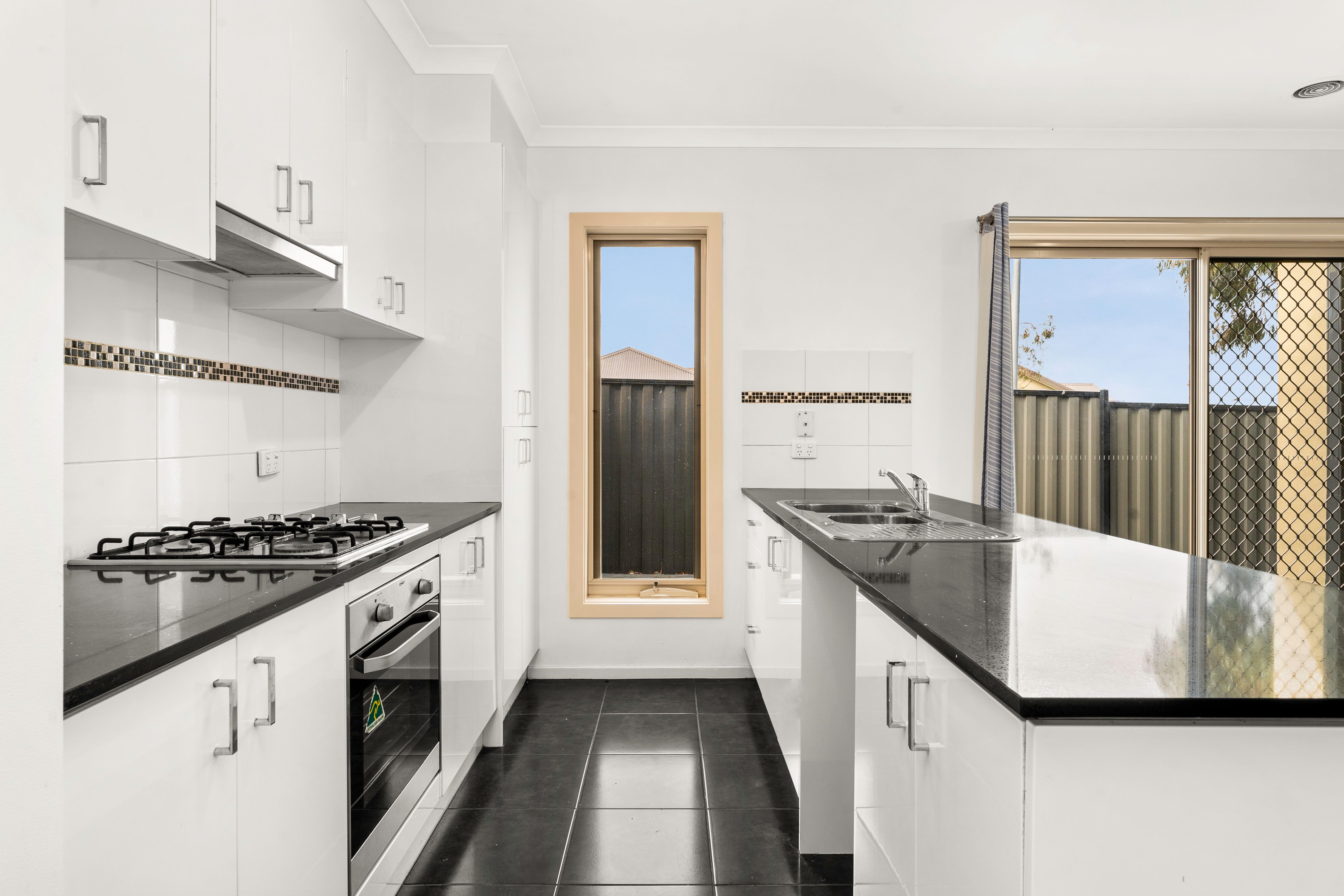 5 Havana Parade, Pakenham, VIC 3810