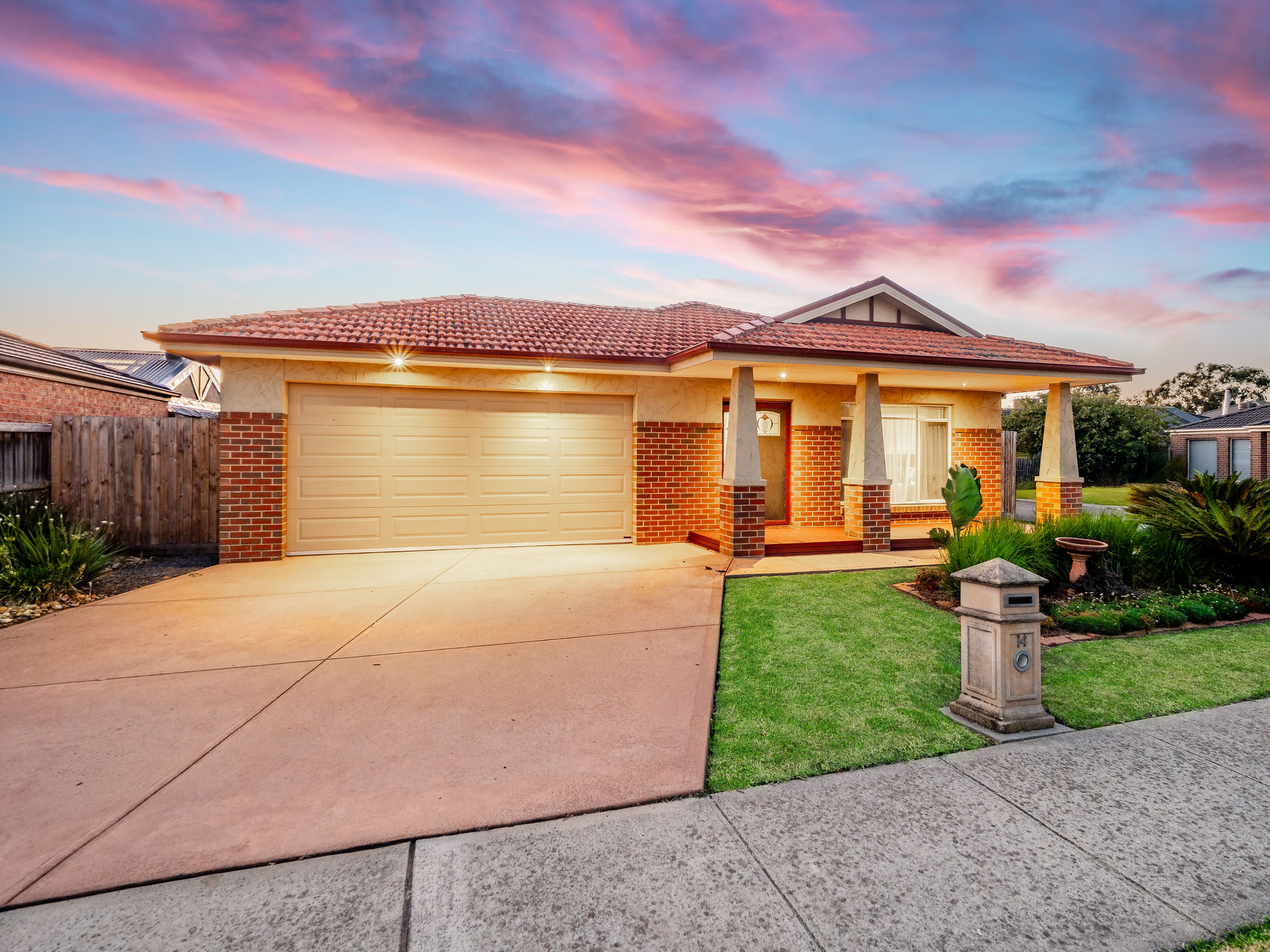 14 Forest Oak Court, Cranbourne VIC 3977