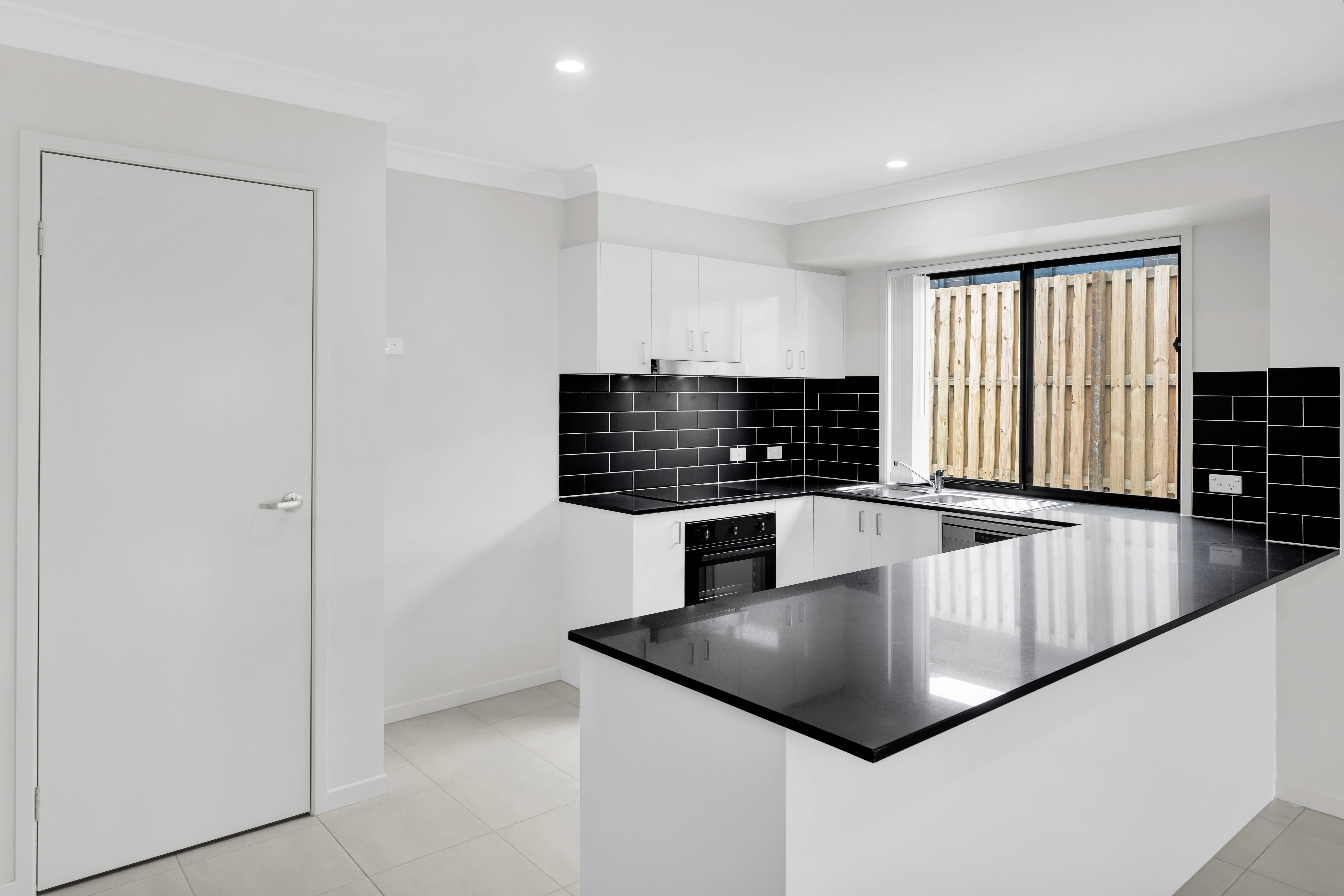10 Bark Street, Park Ridge, QLD 4125