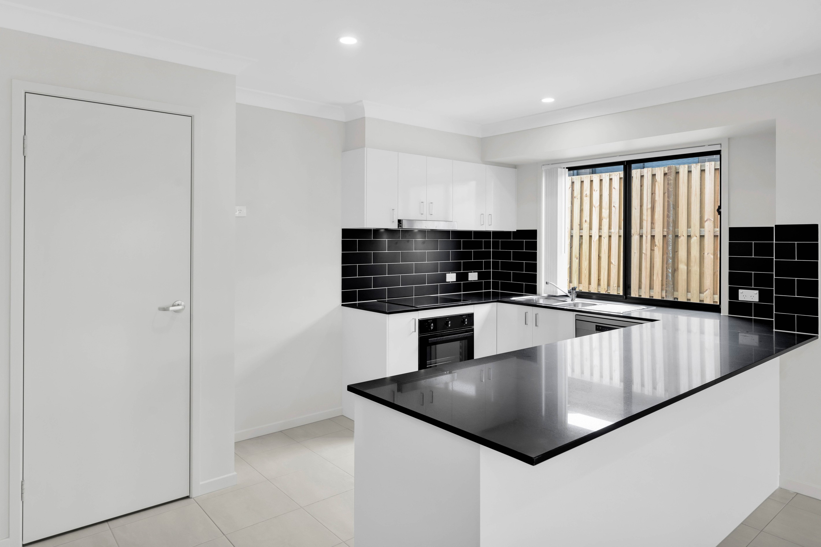 10 Bark Street, Park Ridge, QLD 4125