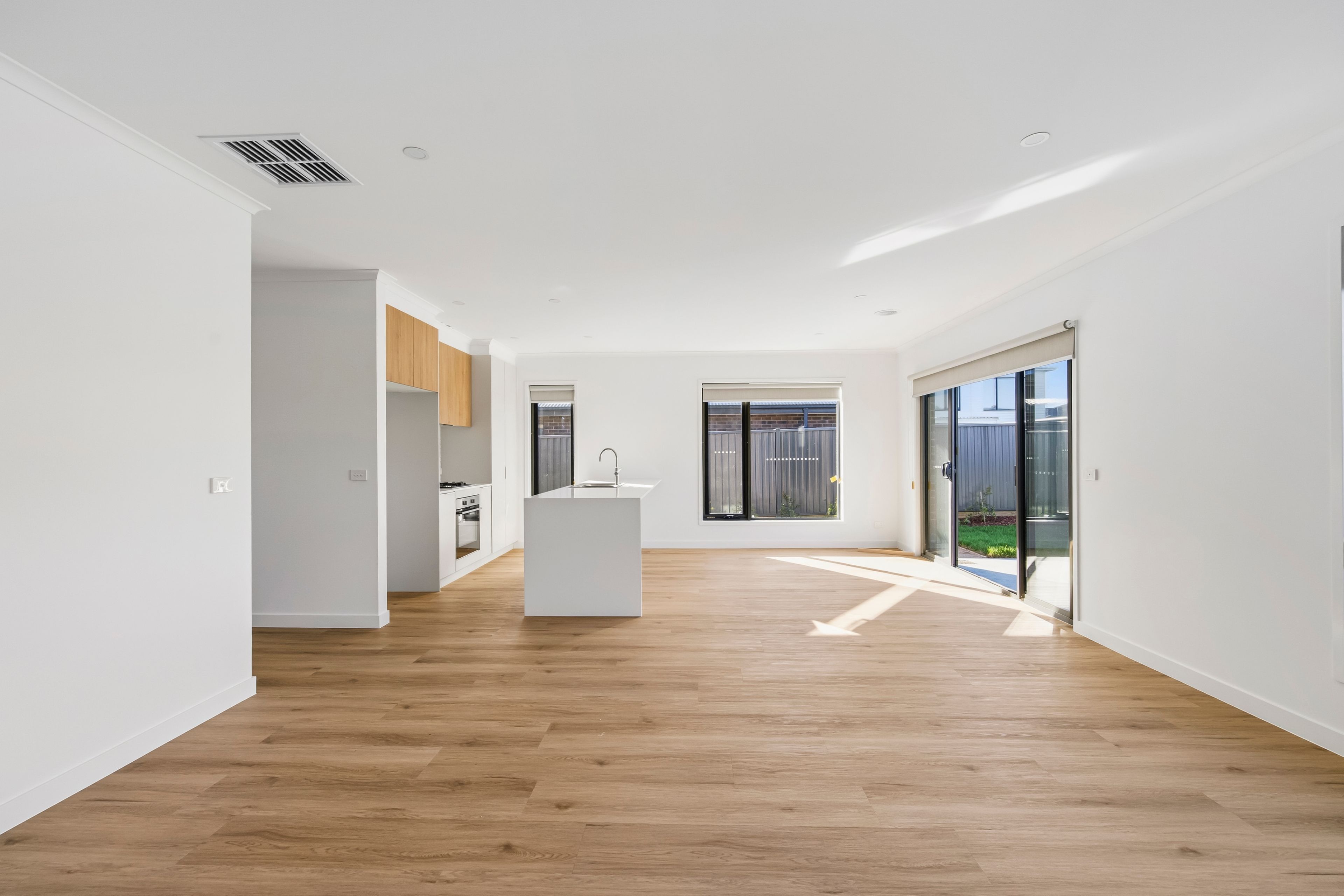 18 Holst Way, Lucas, VIC 3350