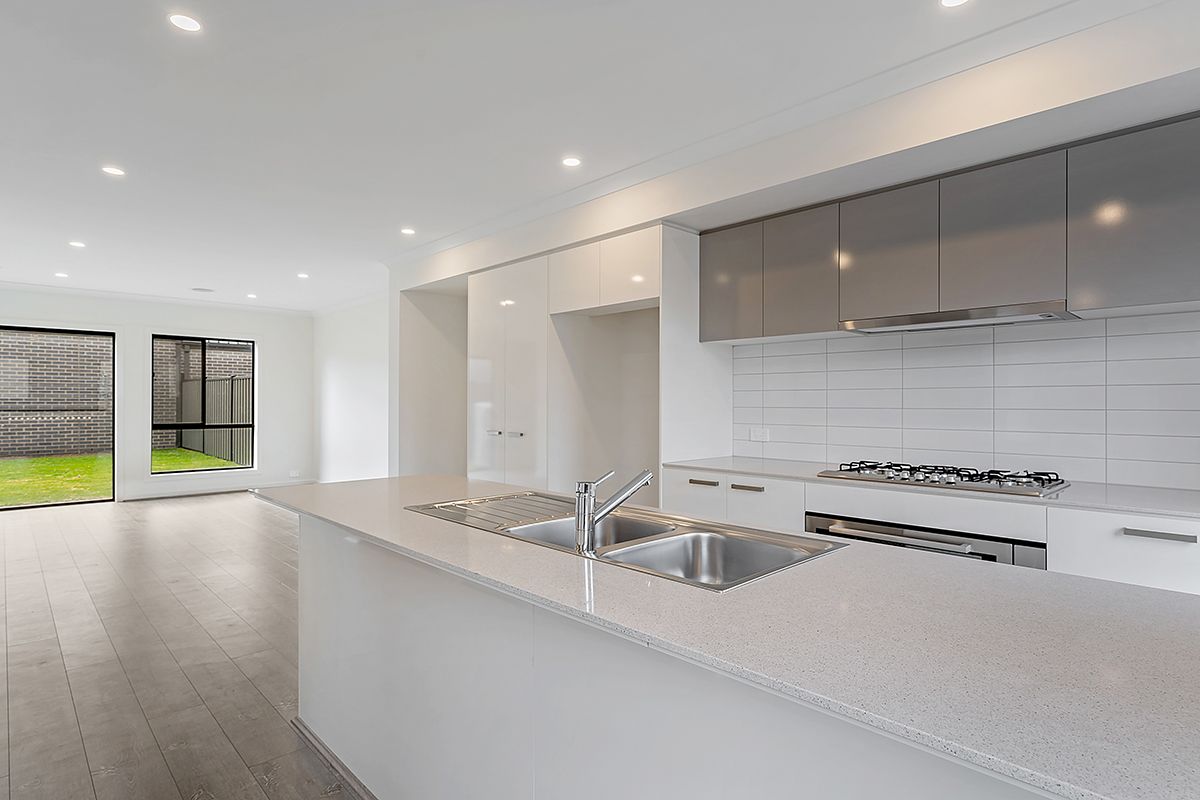 15 Cerulean Walk, Craigieburn, VIC 3064