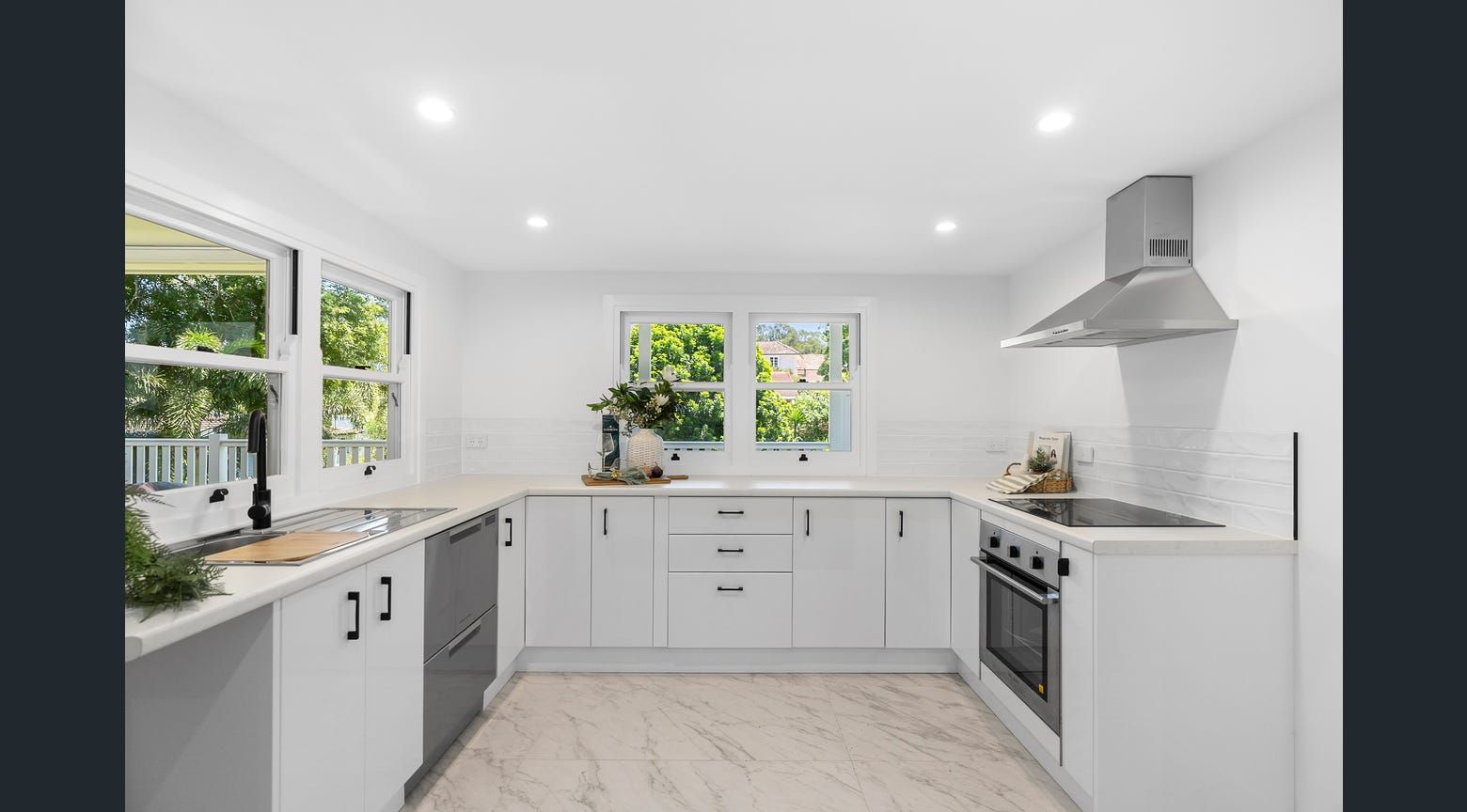 9 Augustus Street, Corinda, QLD 4075