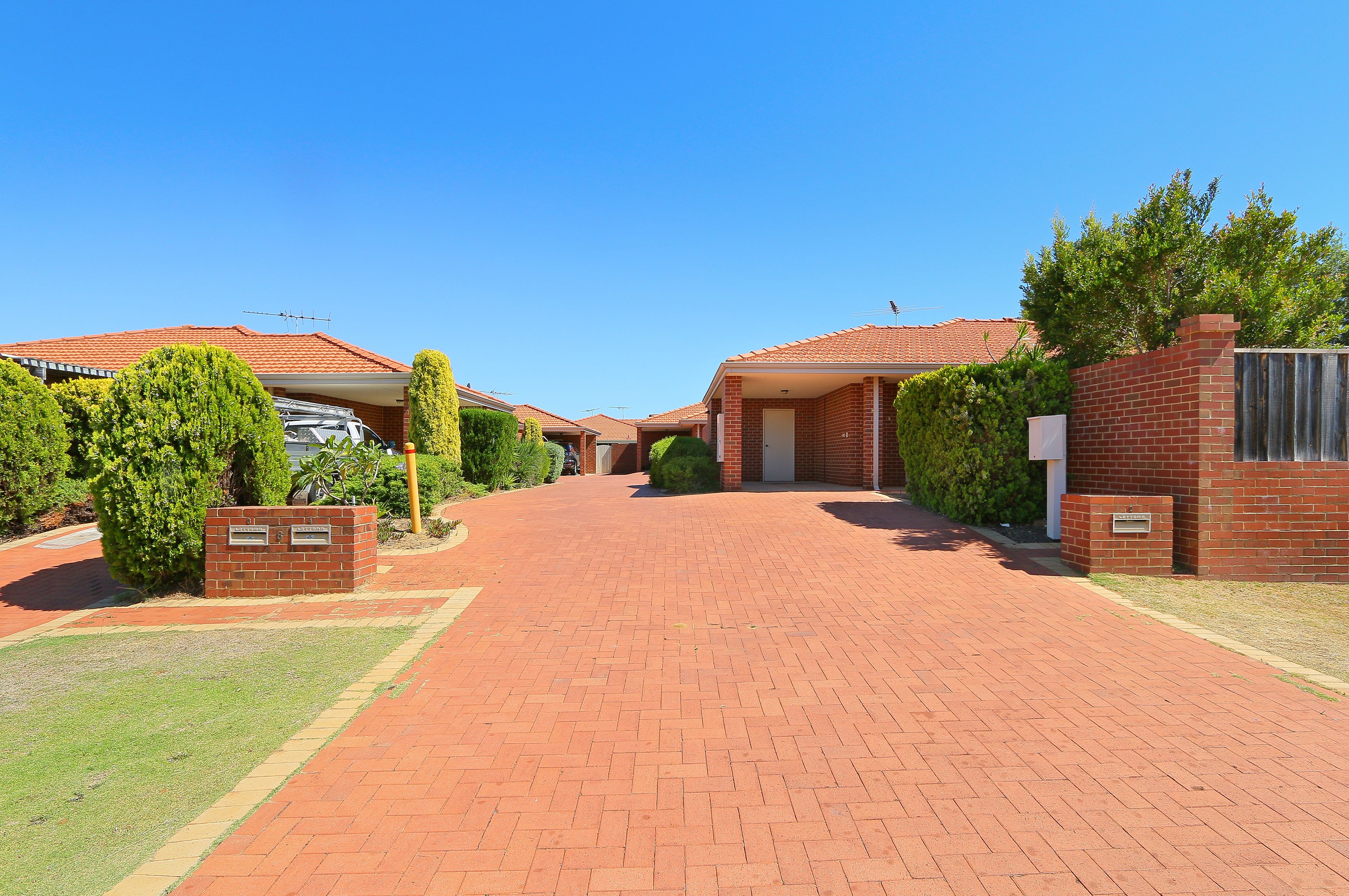 4/8 Fallow Crescent, Spearwood, WA 6163