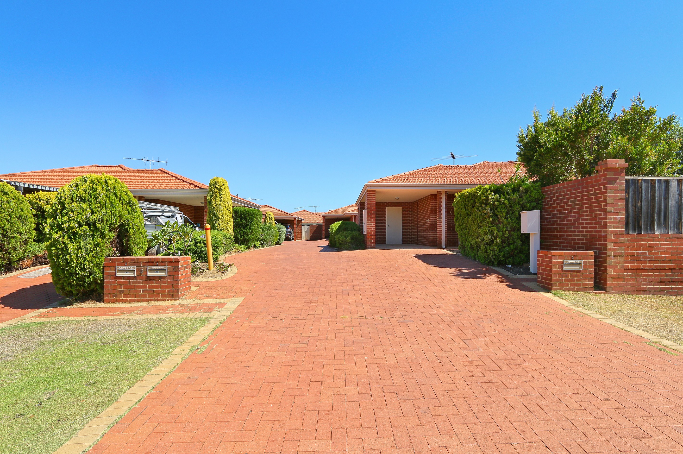4/8 Fallow Crescent, Spearwood, WA 6163