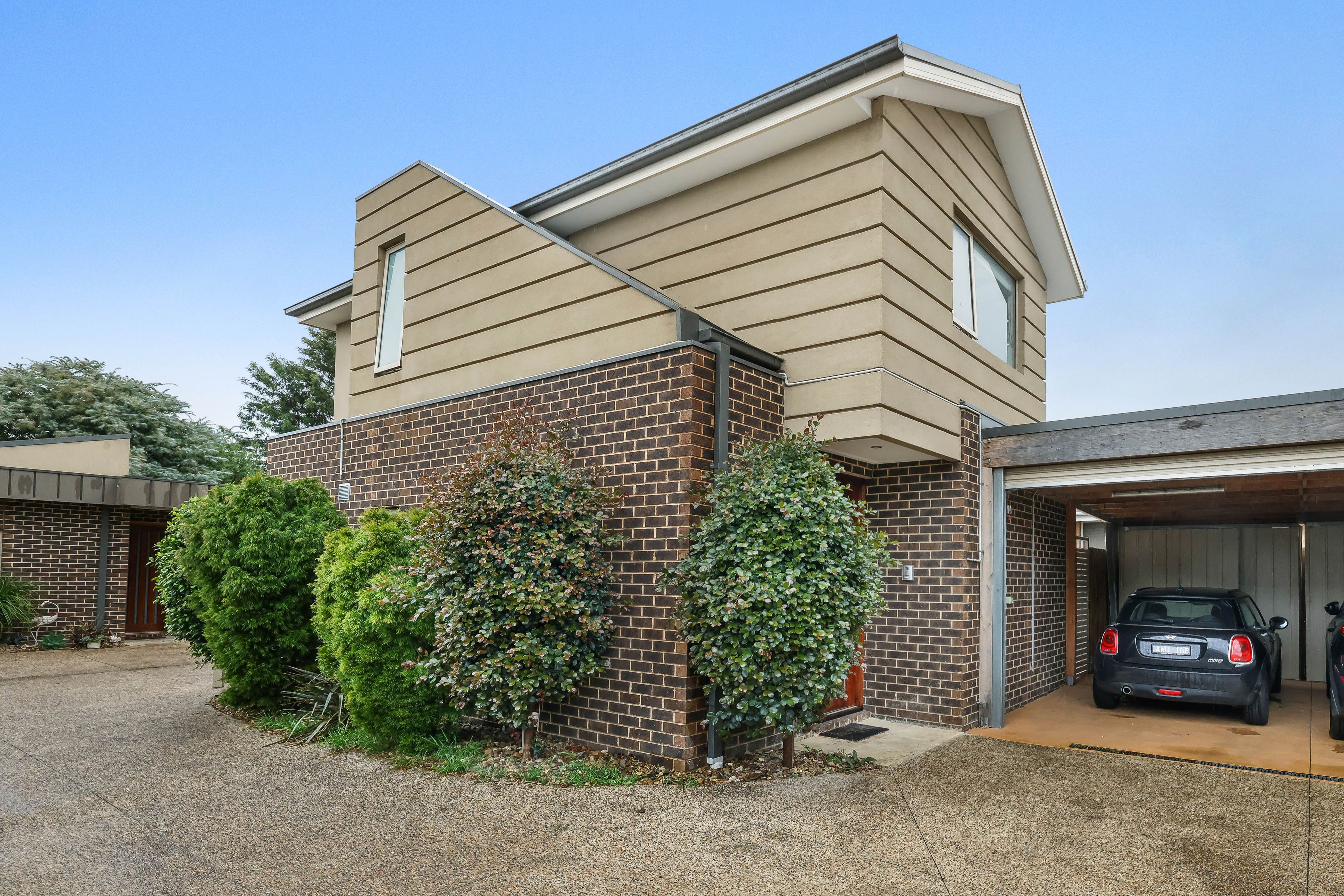 2/15 Gish Court, Hadfield, VIC 3046