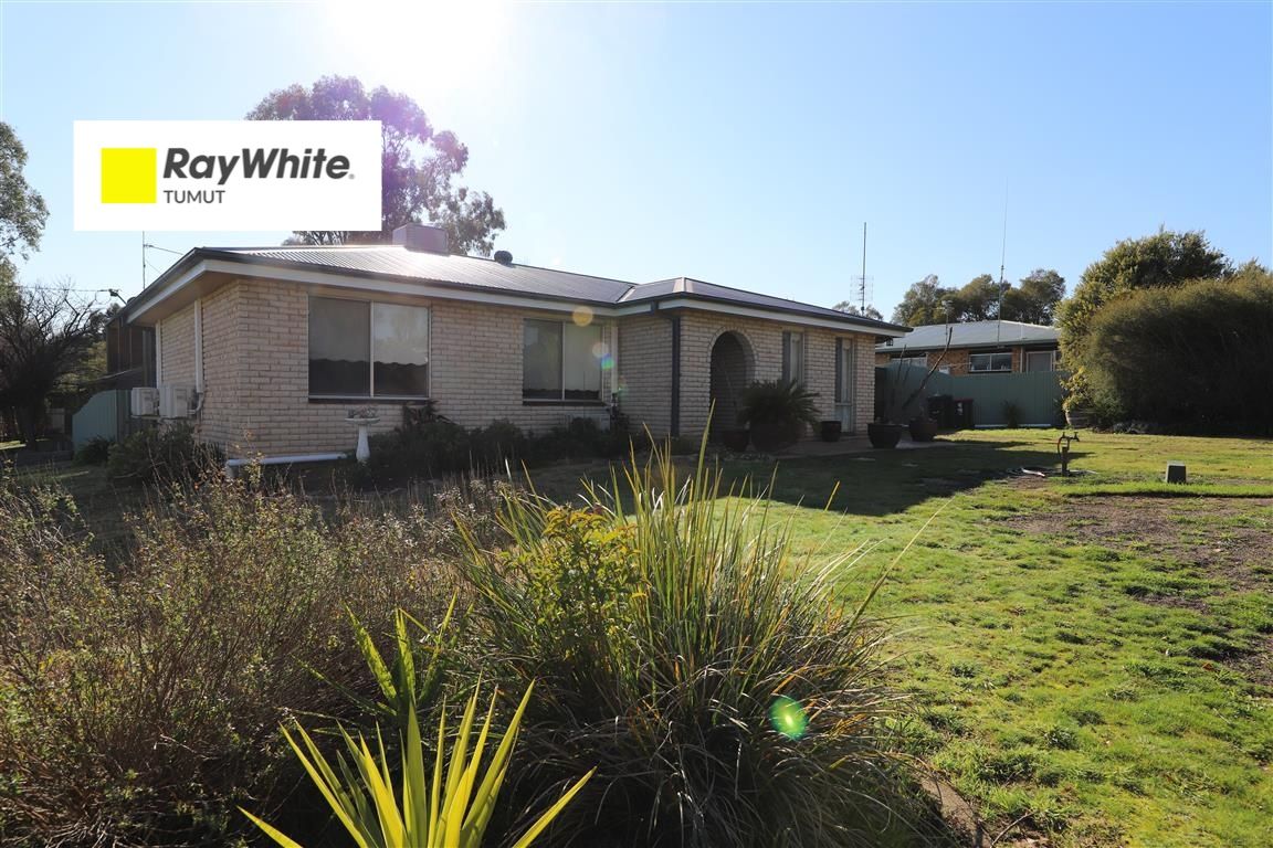 66 Lockhart Street, Adelong NSW 2729