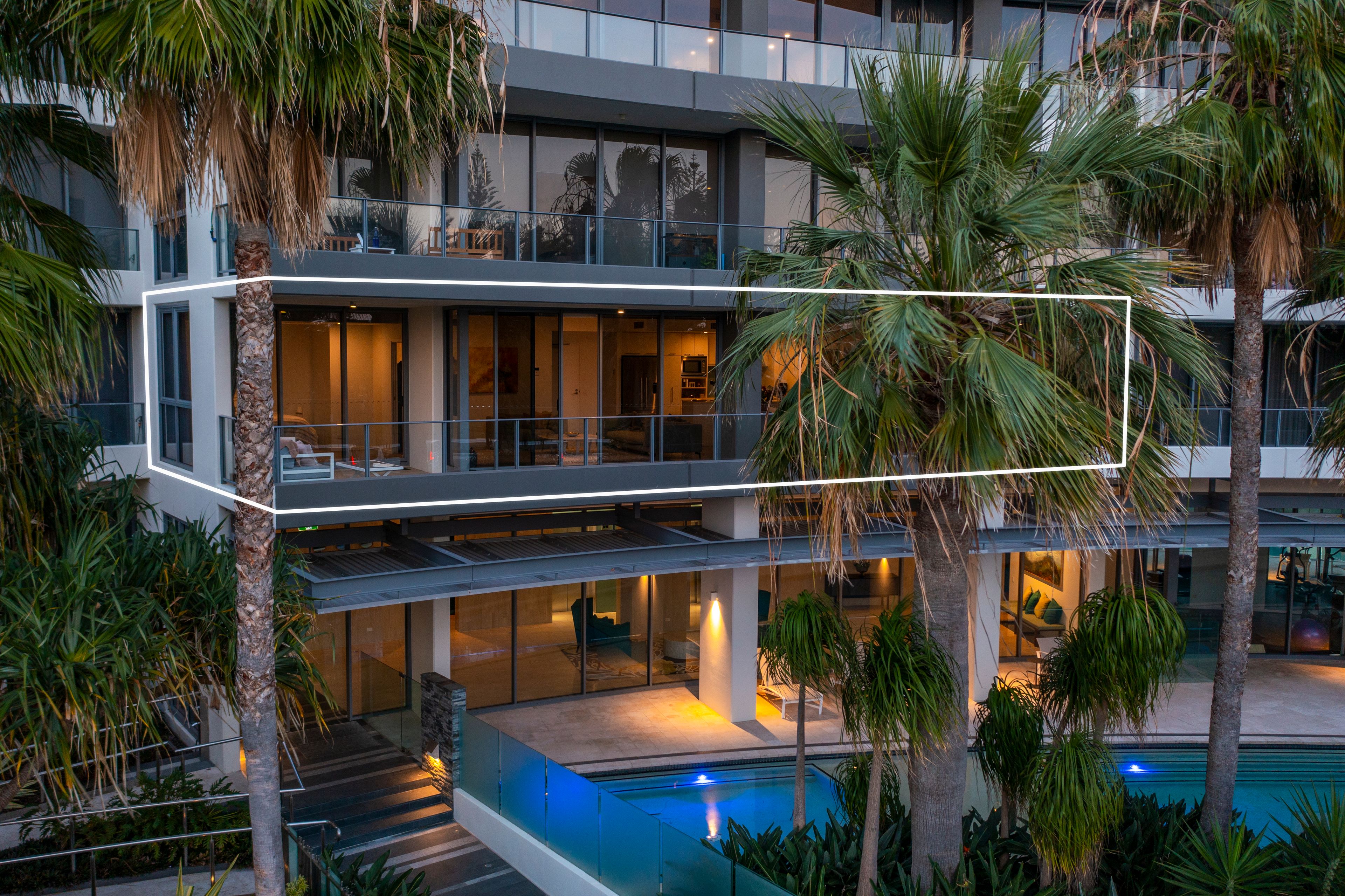 2/173 Old Burleigh Road, Broadbeach, QLD 4218