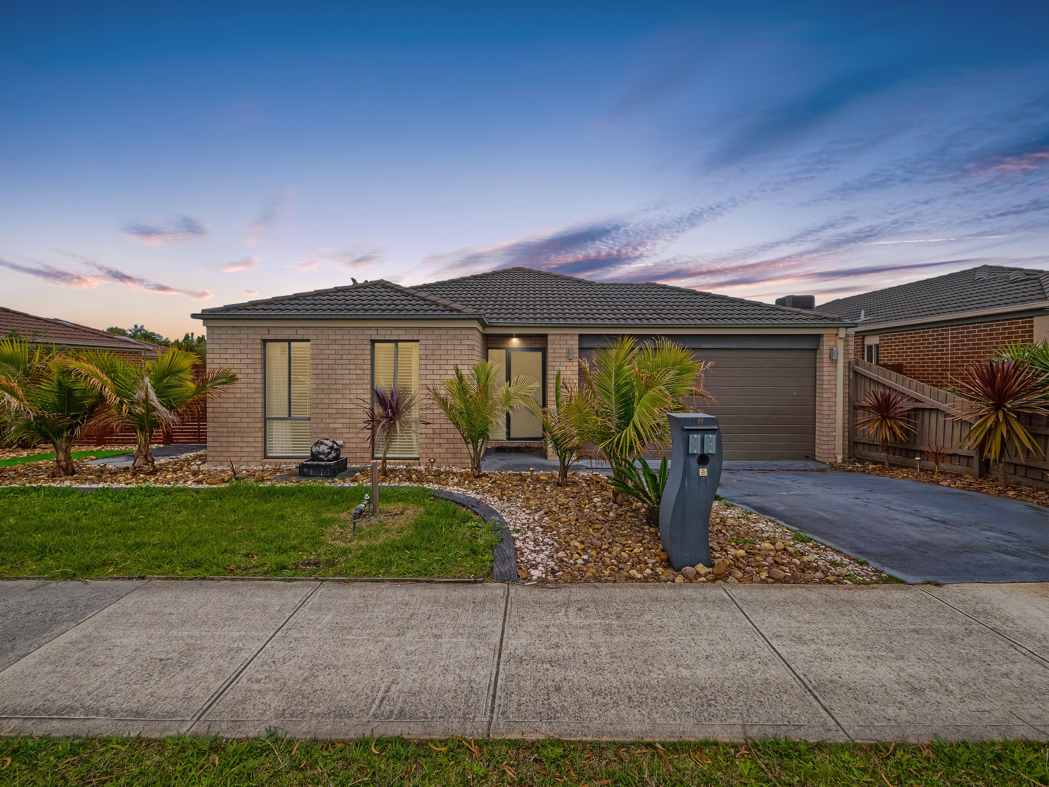 88 Calais Circuit, Cranbourne West VIC 3977