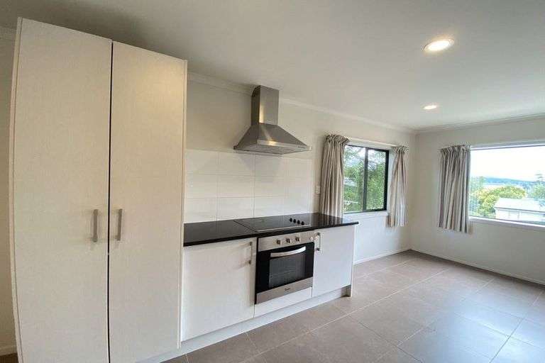 2/2 Swan Hill Drive photo 4