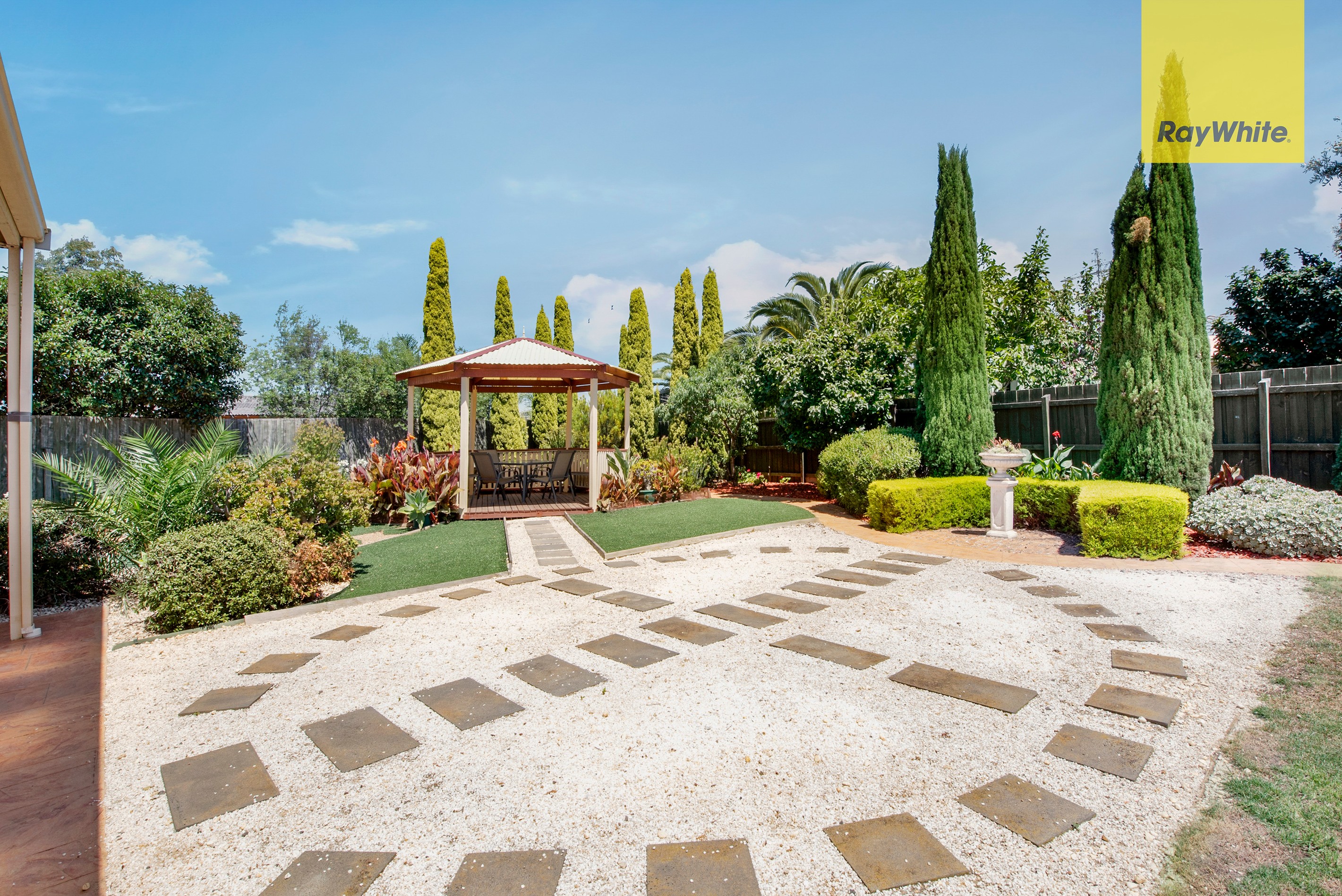 19 Muirs Court, Taylors Lakes, VIC 3038