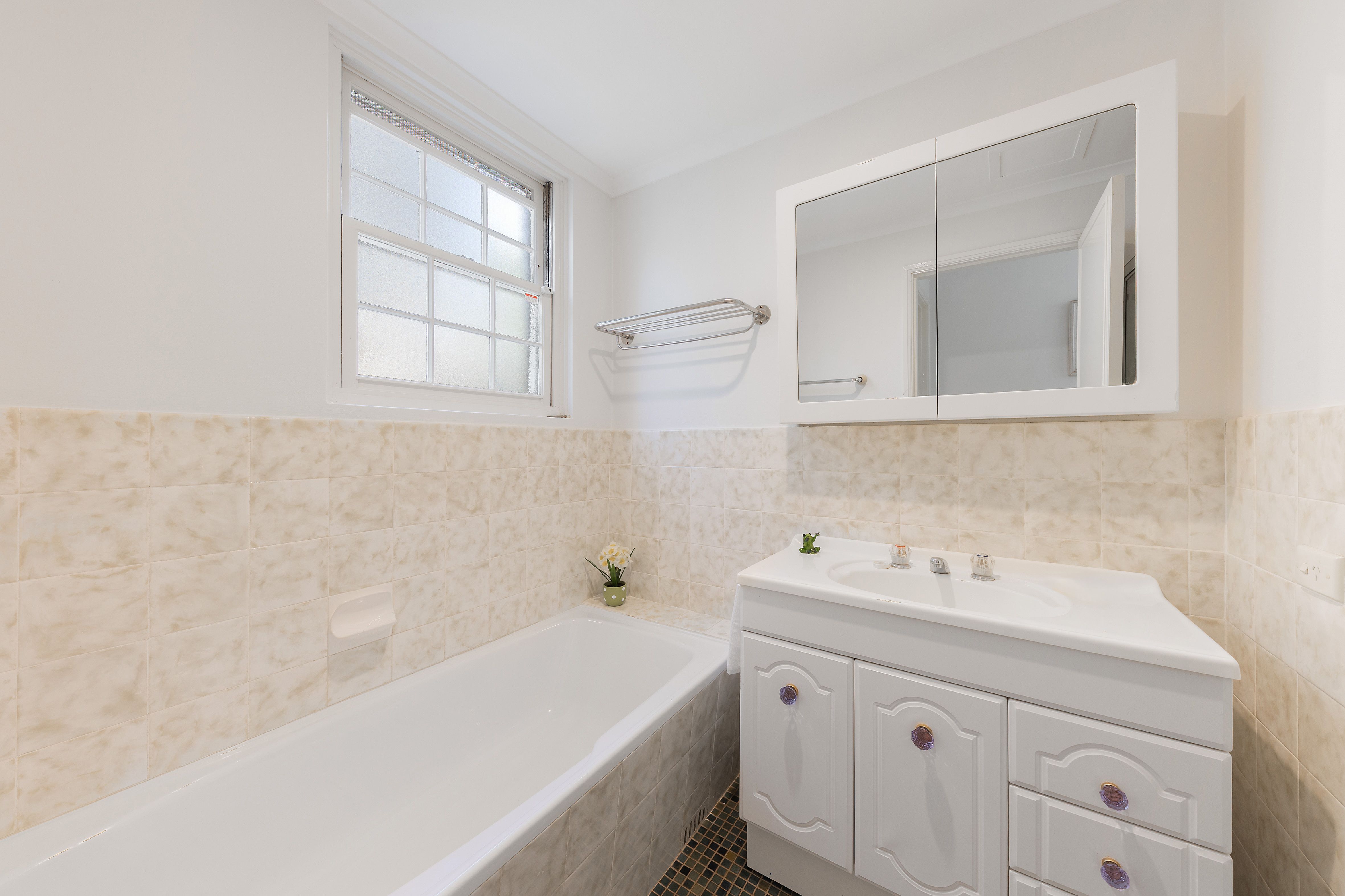 3/3 Spencer Road — photo 6 of 6