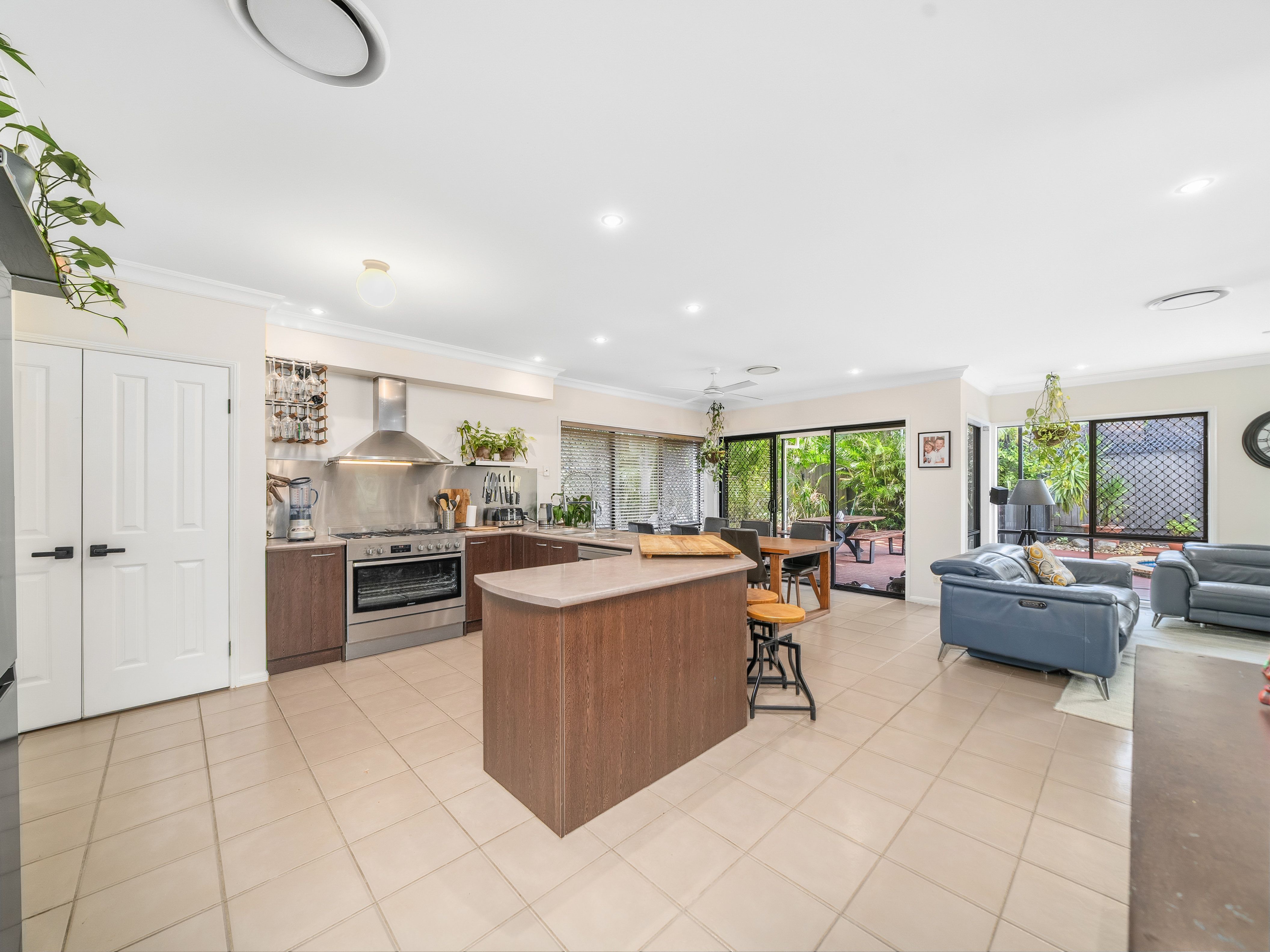 20 Litchfield Court — photo 5 of 24