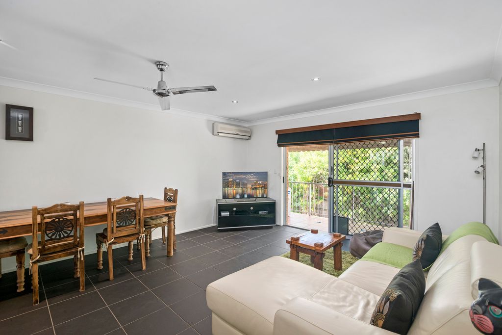 5/6 Mawarra Street, Palm Beach, QLD 4221