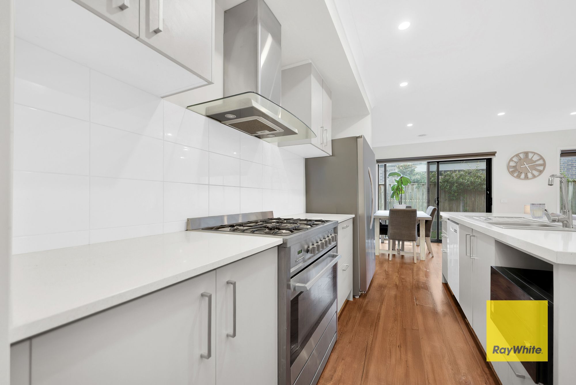 58 Ellscott Boulevard — photo 7 of 13