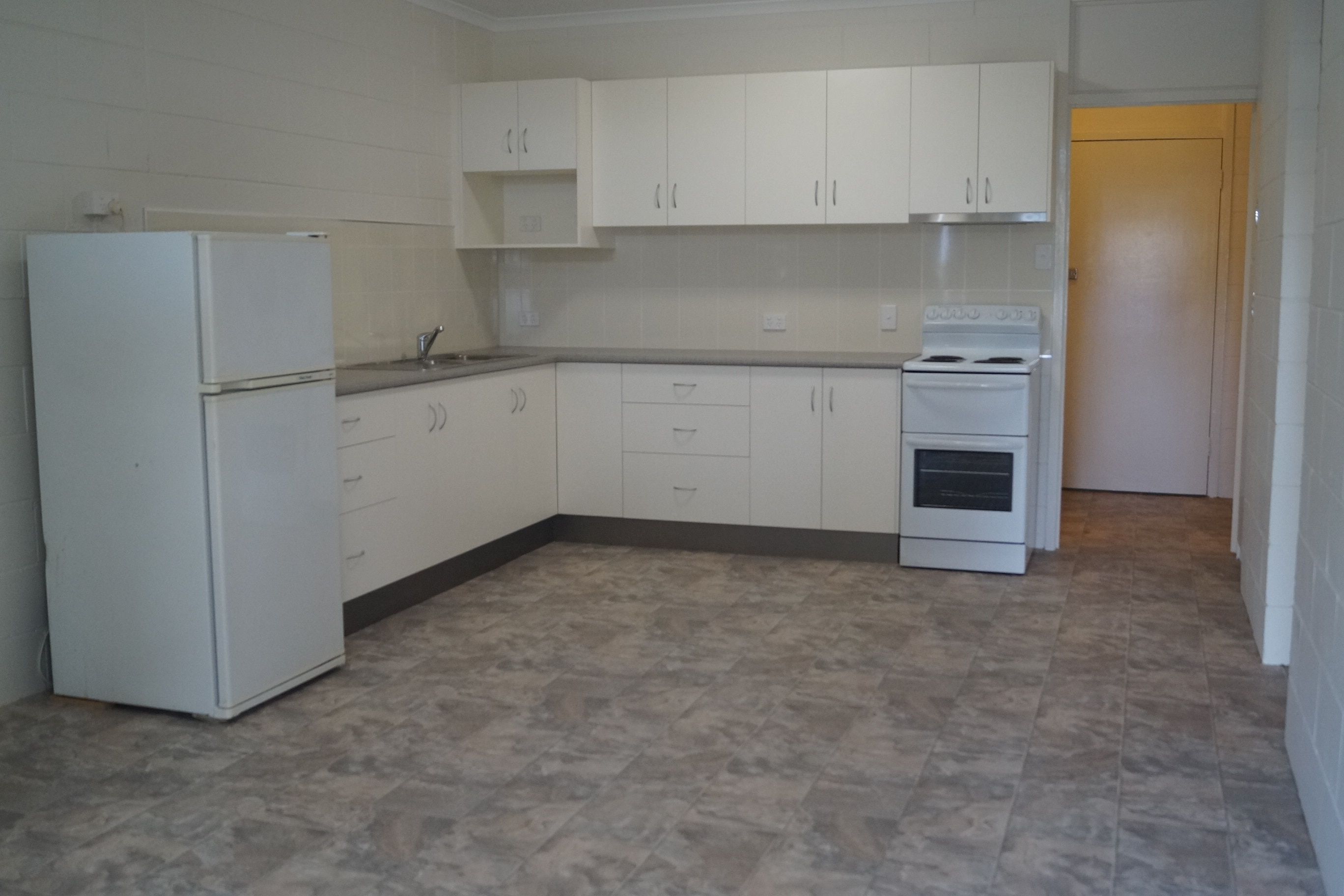 2/70 Church Lane, Emerald, QLD 4720