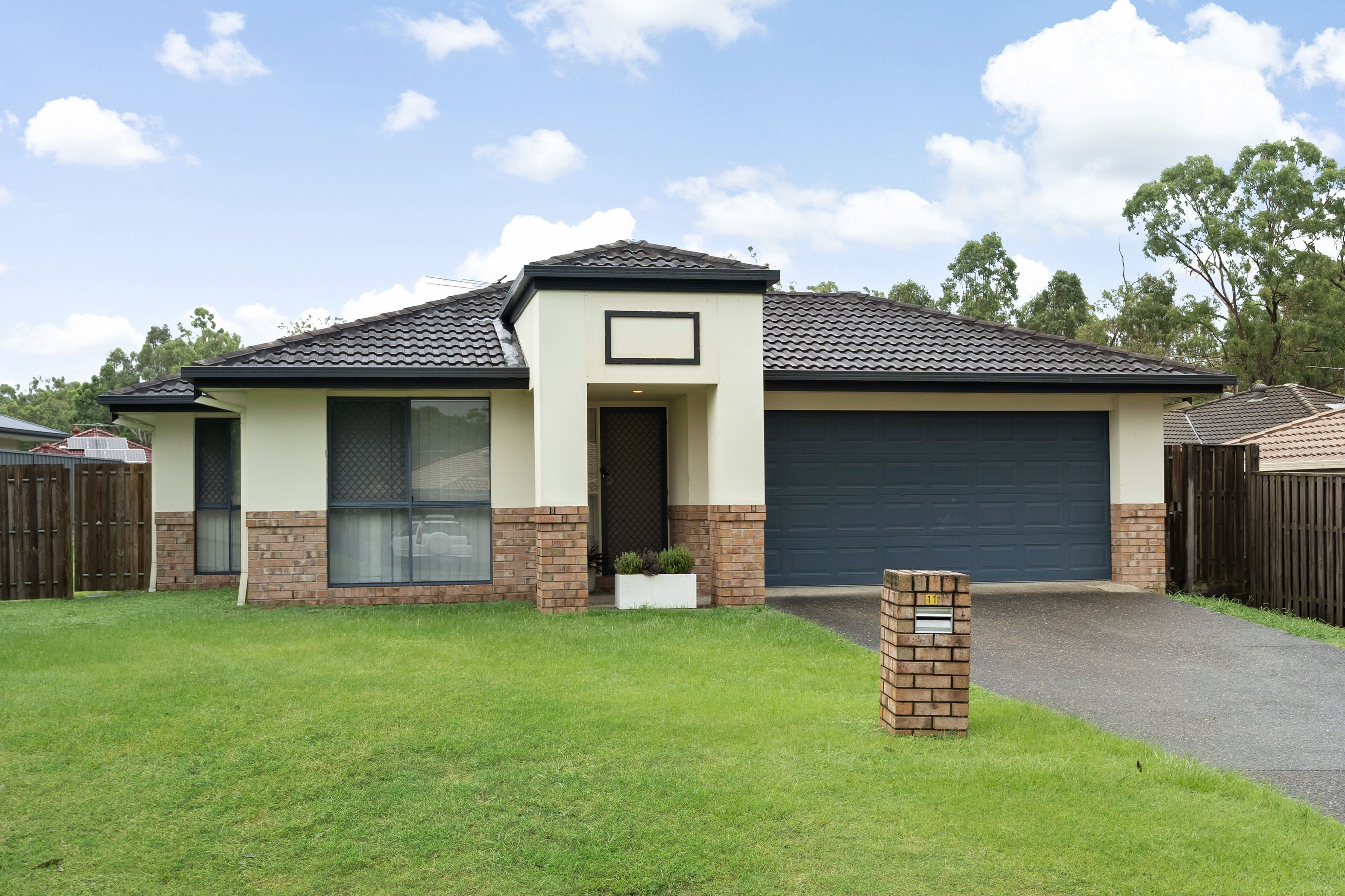 11 Courtney Close, Heritage Park, QLD 4118
