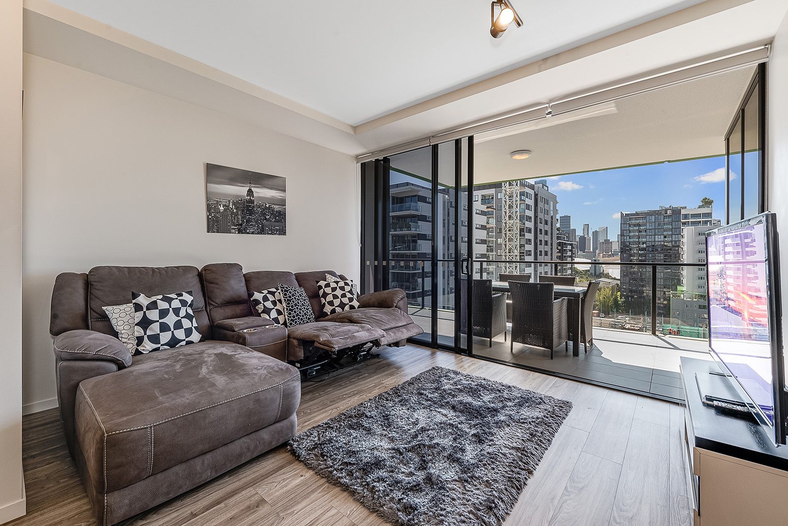 1084/9 Edmonstone Street, South Brisbane, QLD 4101