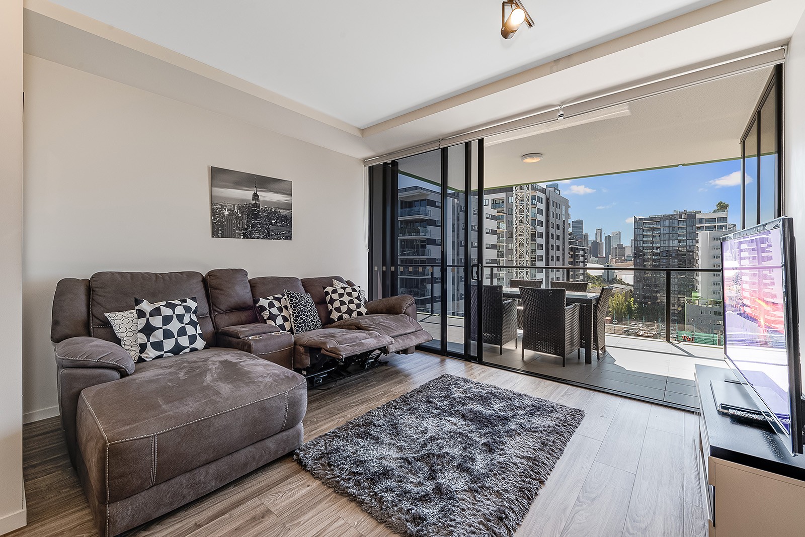 1084/9 Edmonstone Street, South Brisbane, QLD 4101