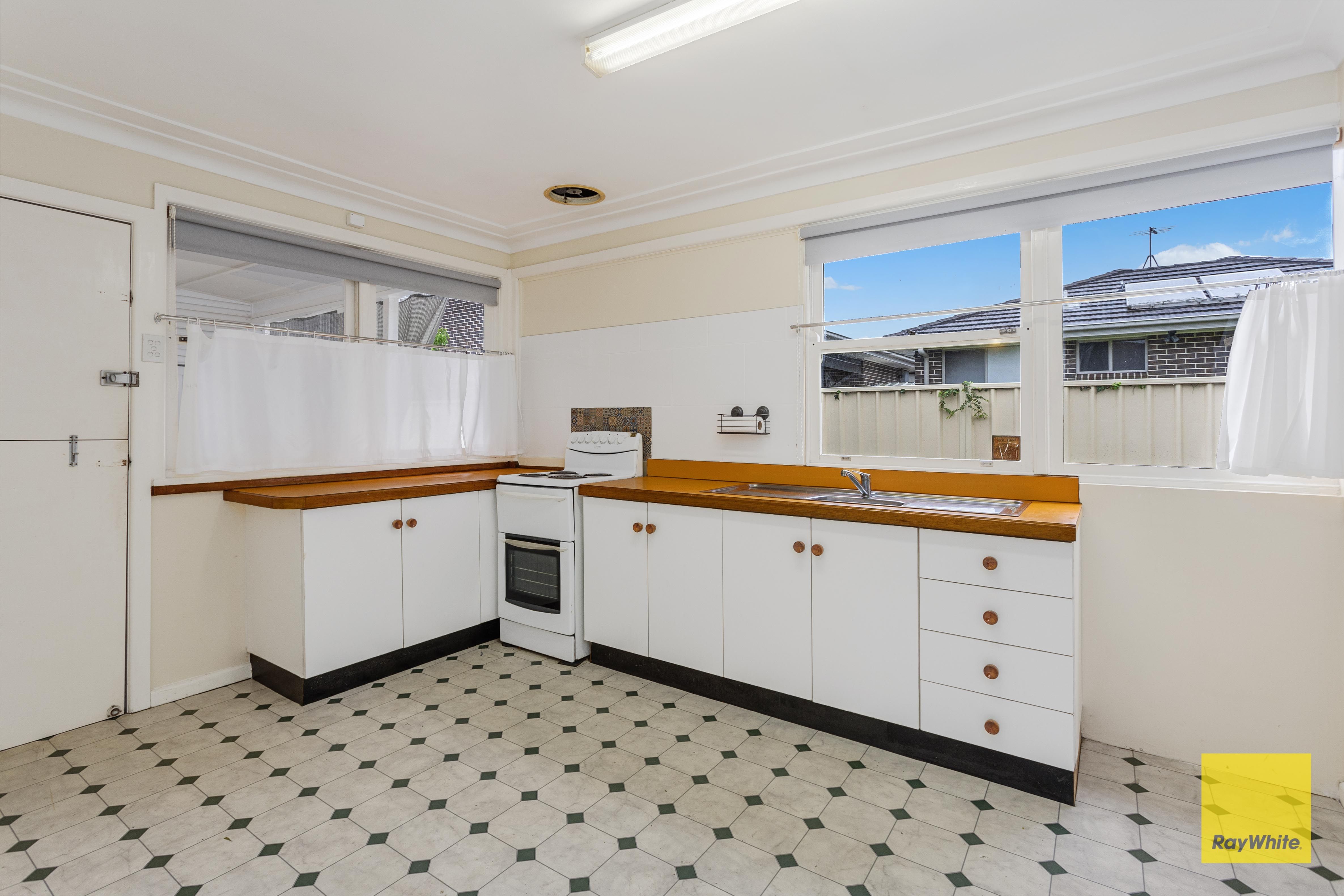 2/75 Ballandella Road, Toongabbie, NSW 2146
