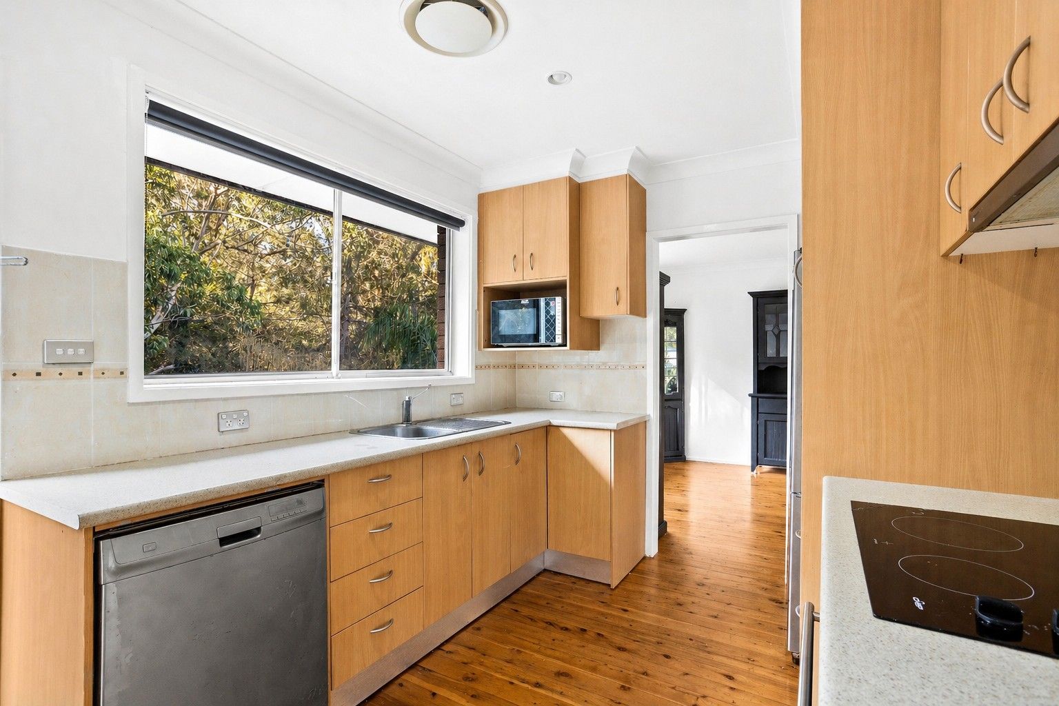 36 Jacaranda Avenue — photo 2 of 9