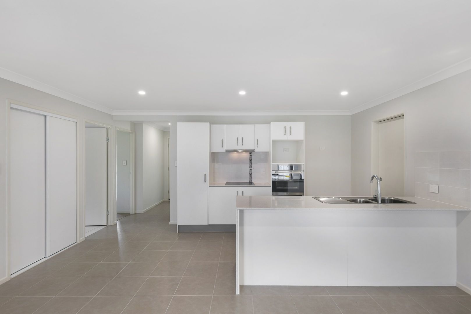 1A Cross Street, Raceview, QLD 4305