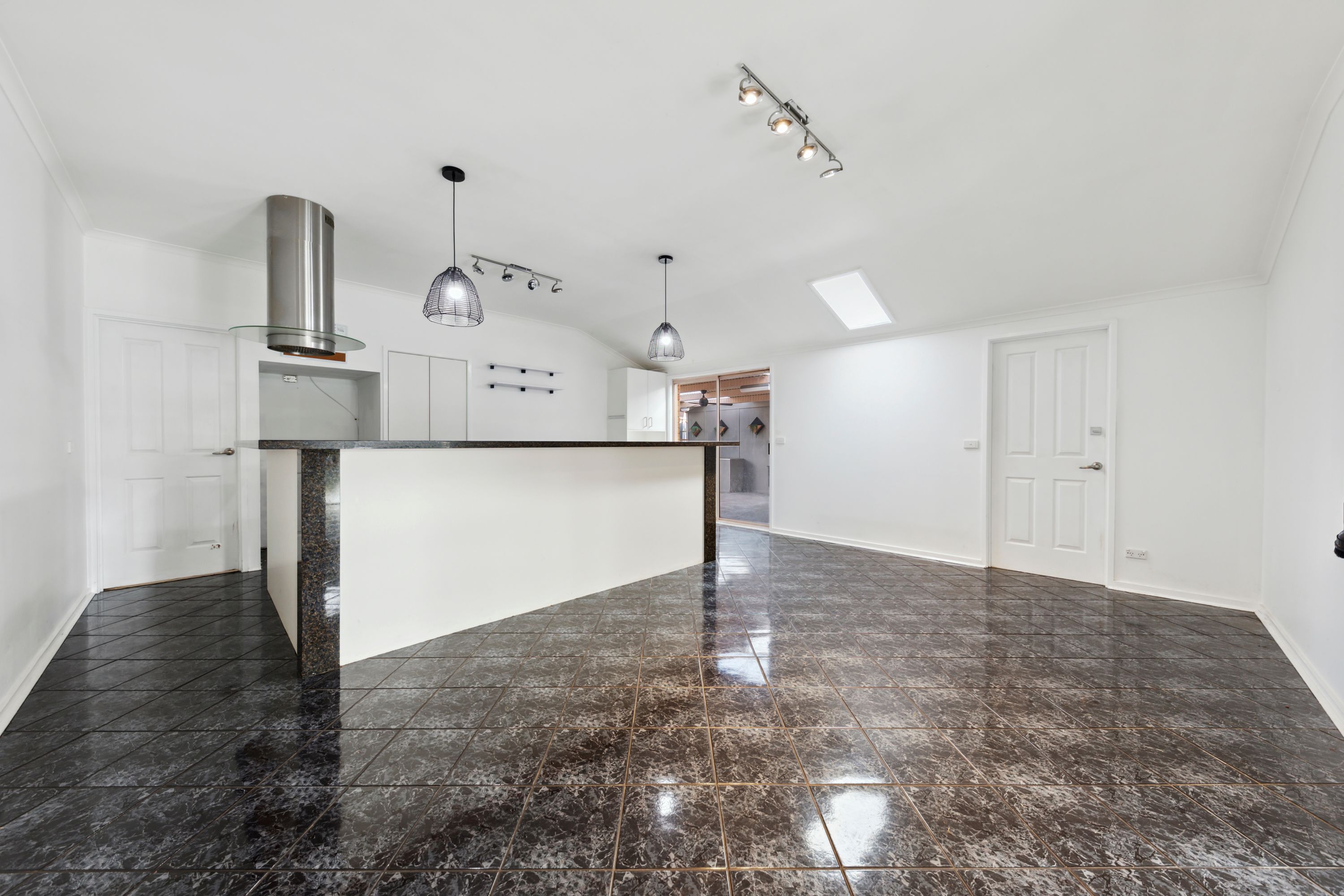 6 Tinara Court, Cranbourne North, VIC 3977