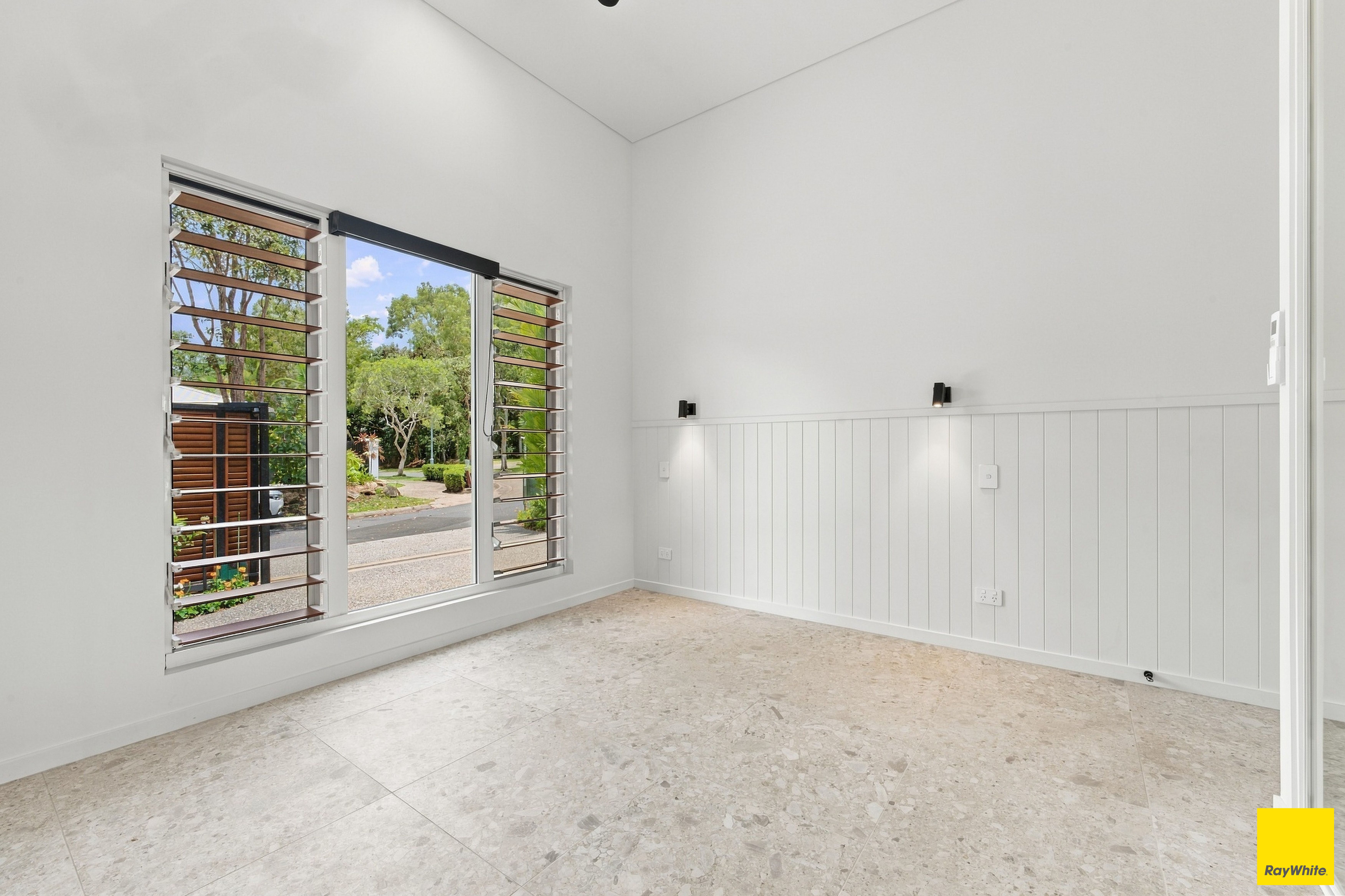 12 Sennfeld Close — photo 7 of 30